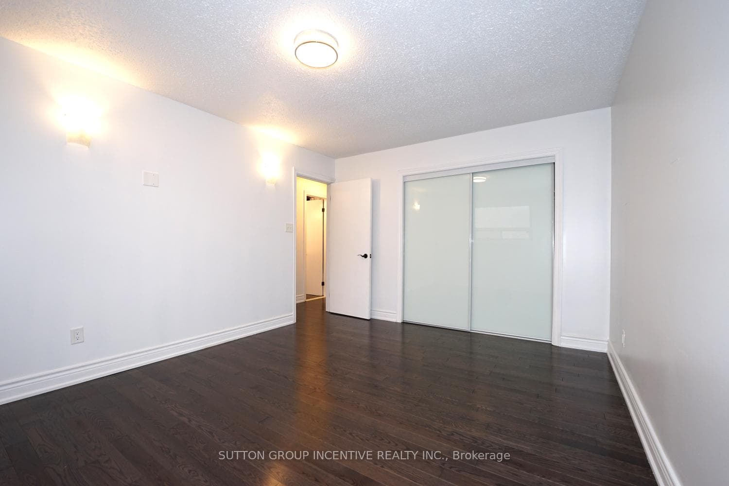 7 HURON Street photo 14