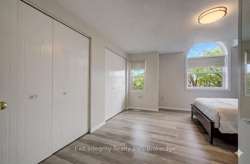 4 King William Court photo 15
