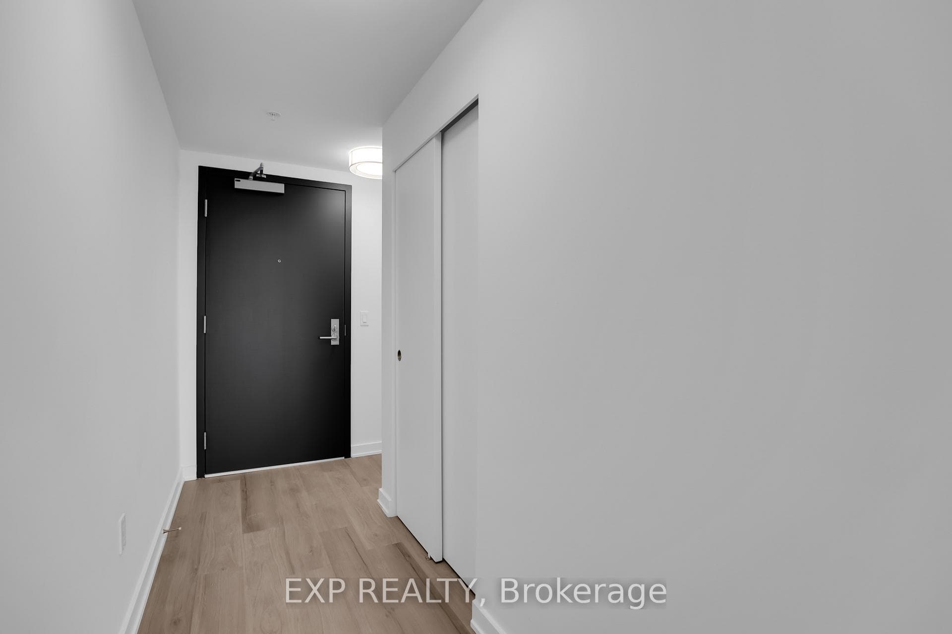 36 Robinson Avenue Unit 315 photo 3