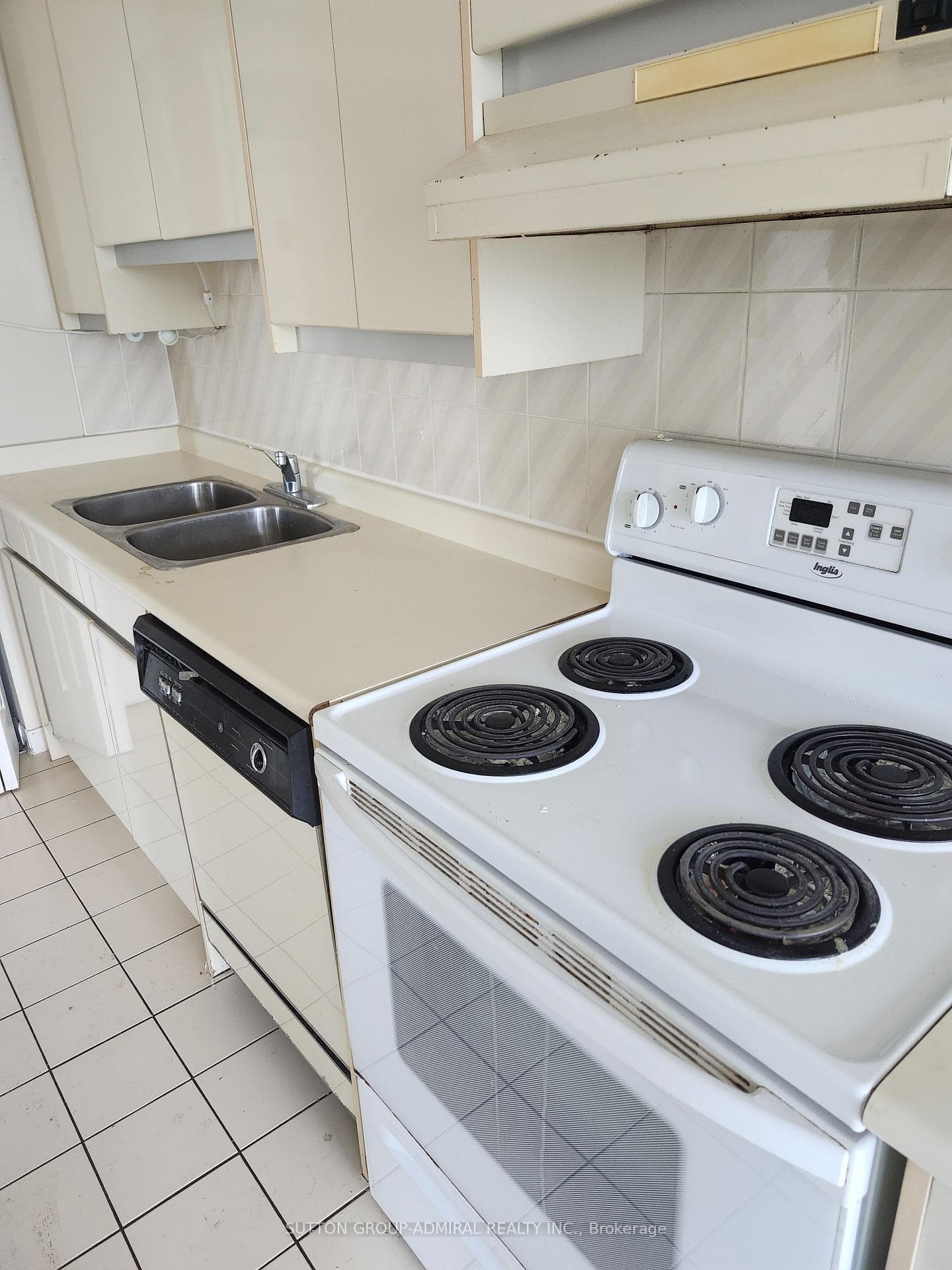 120 Promenade Circle Unit 910 photo 9