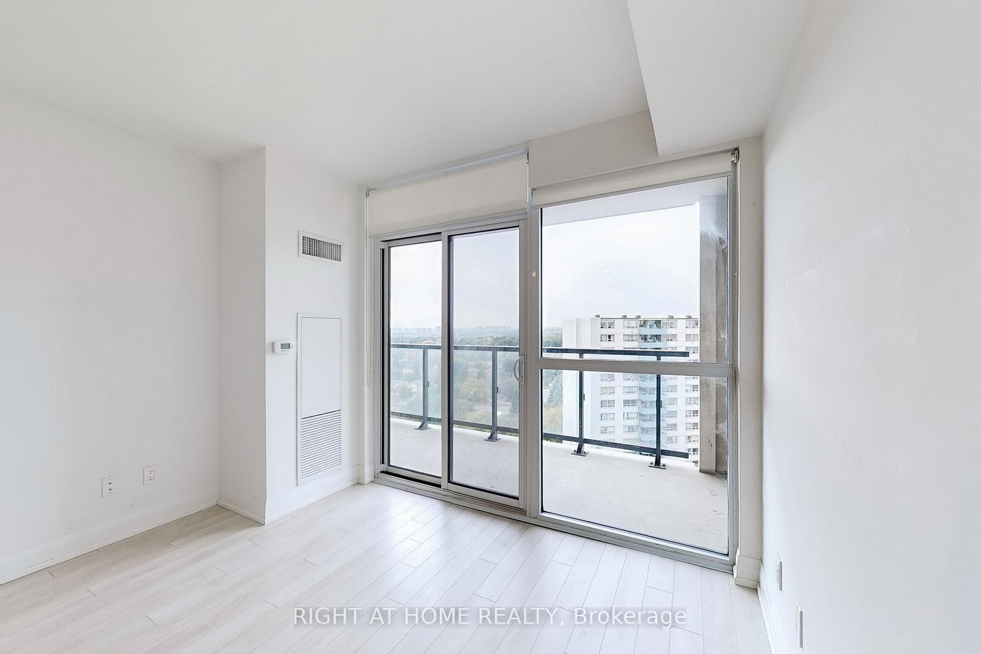1461 Lawrence Avenue Unit 1303 photo 7