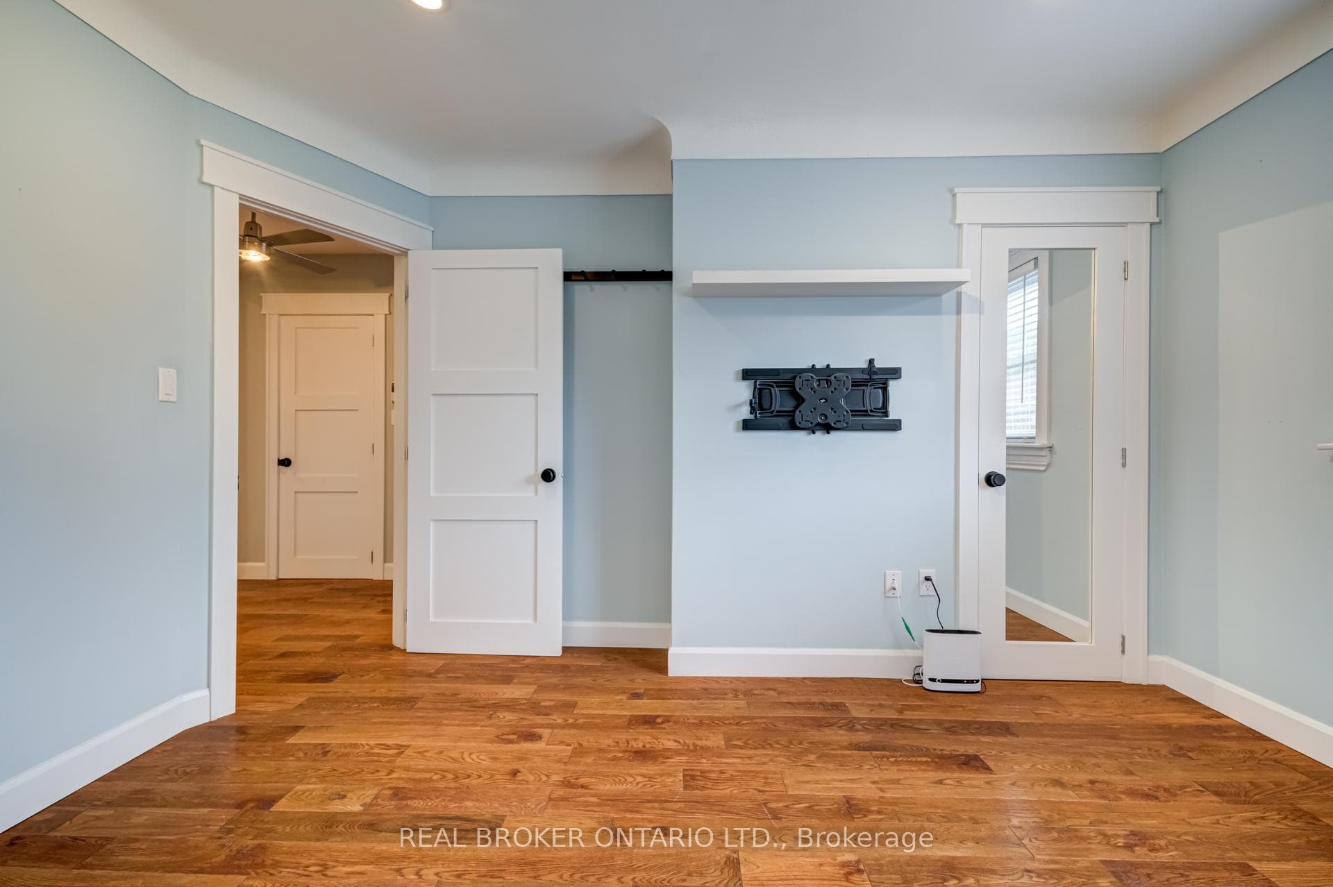 186 Jeffery Avenue Unit Upper photo 21