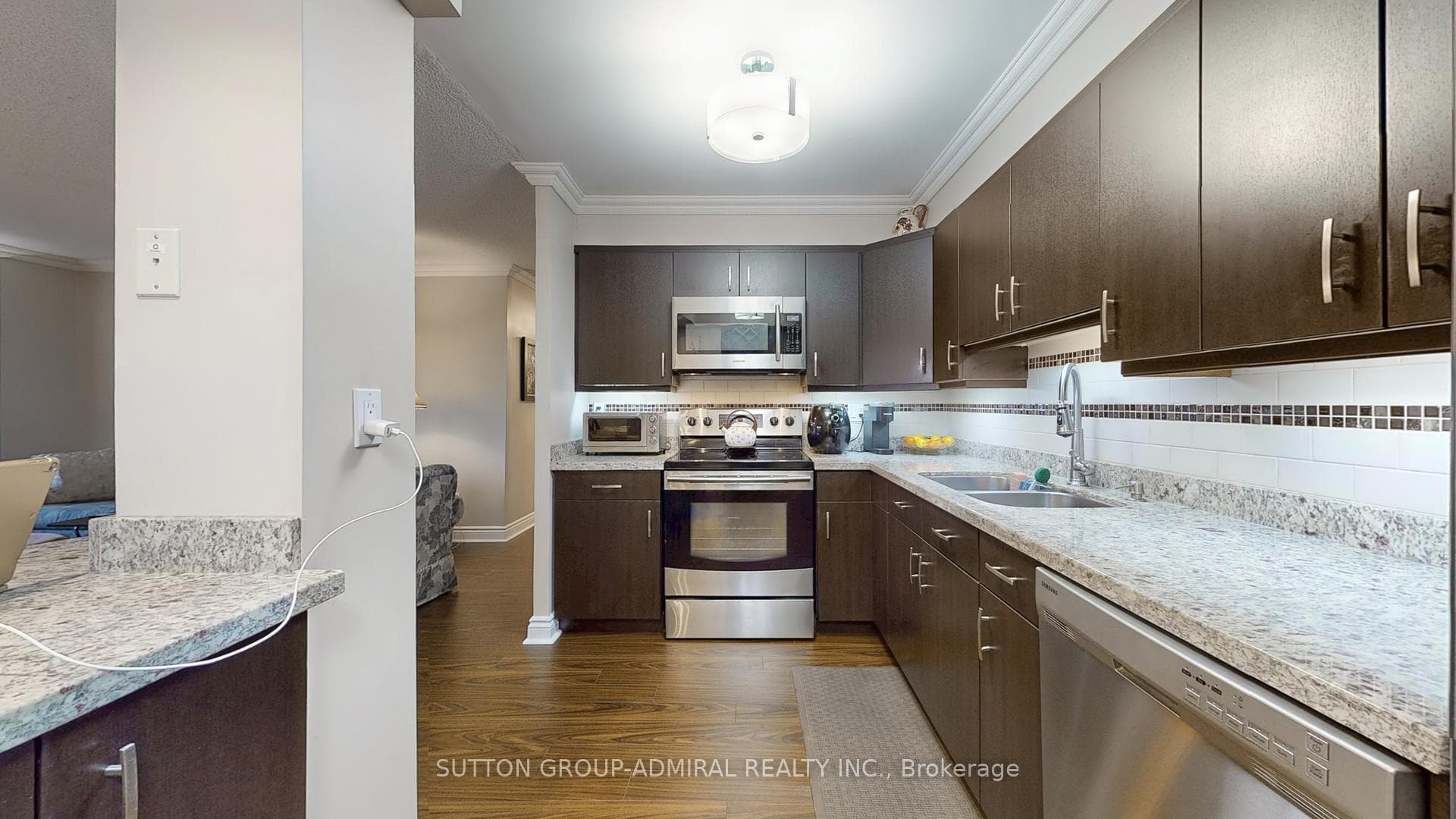 50 Inverlochy Boulevard Unit 303 photo 3
