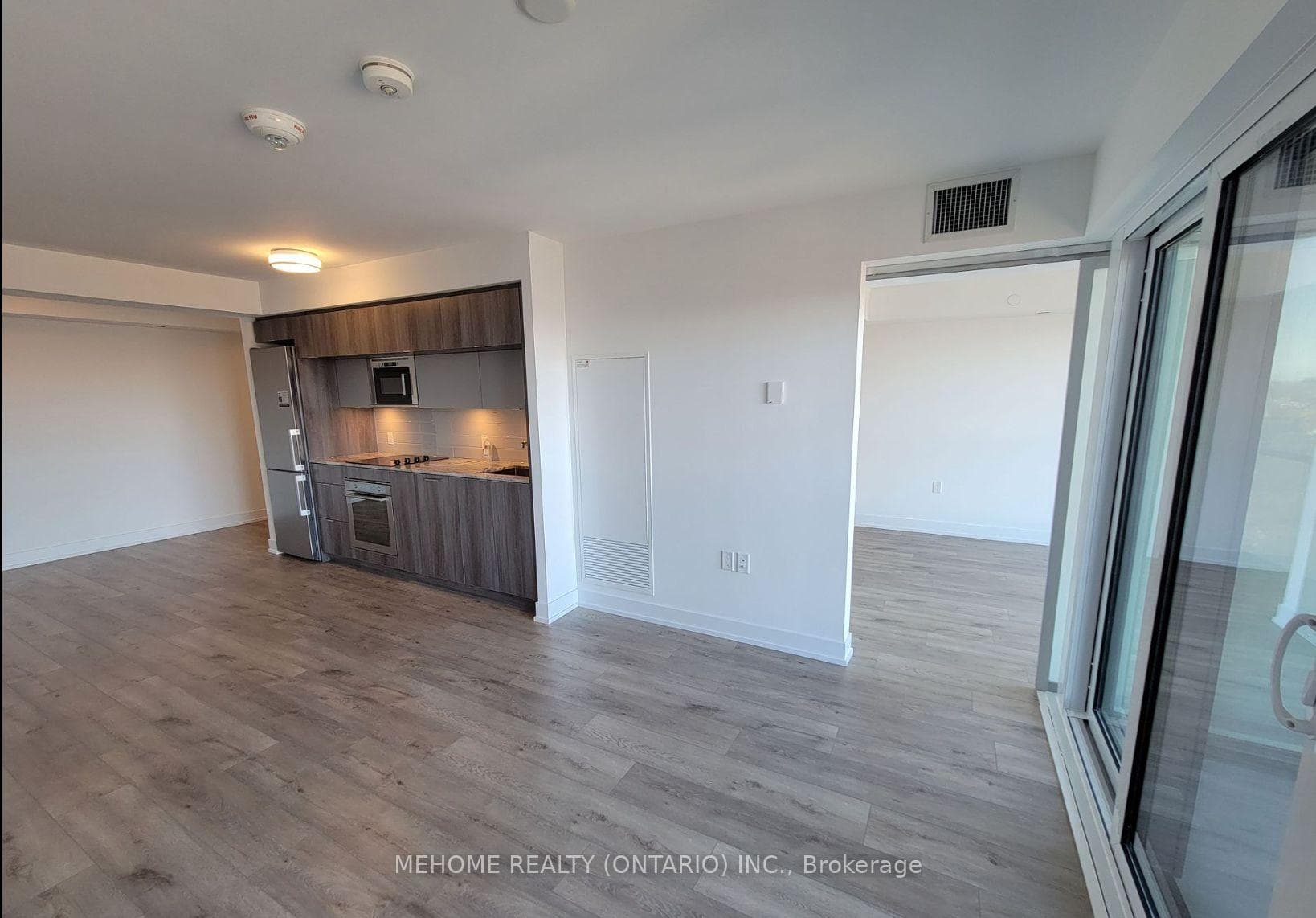 585 Bloor Street Unit 2324 photo 9