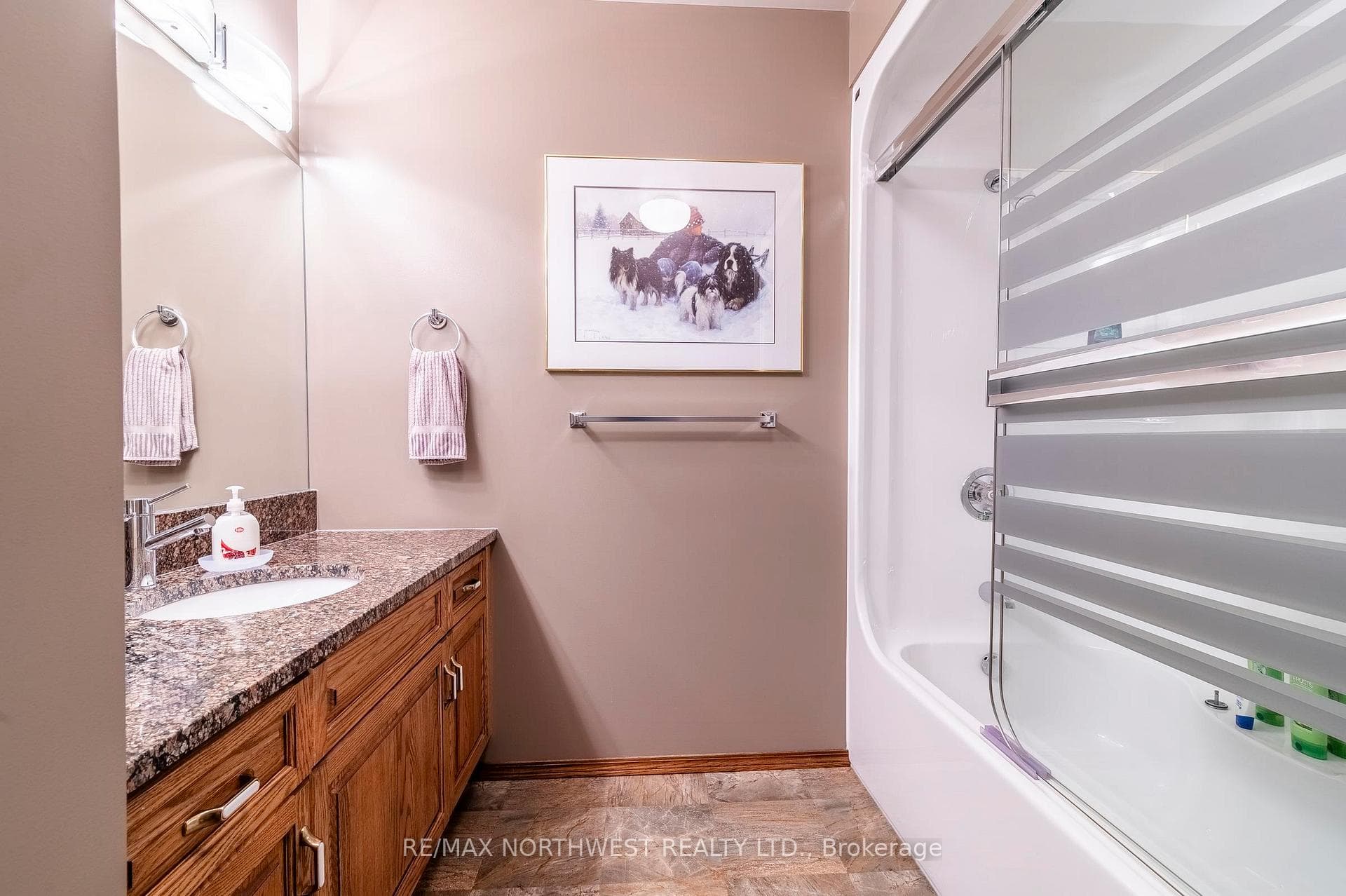 110 Lakeside Crescent photo 33