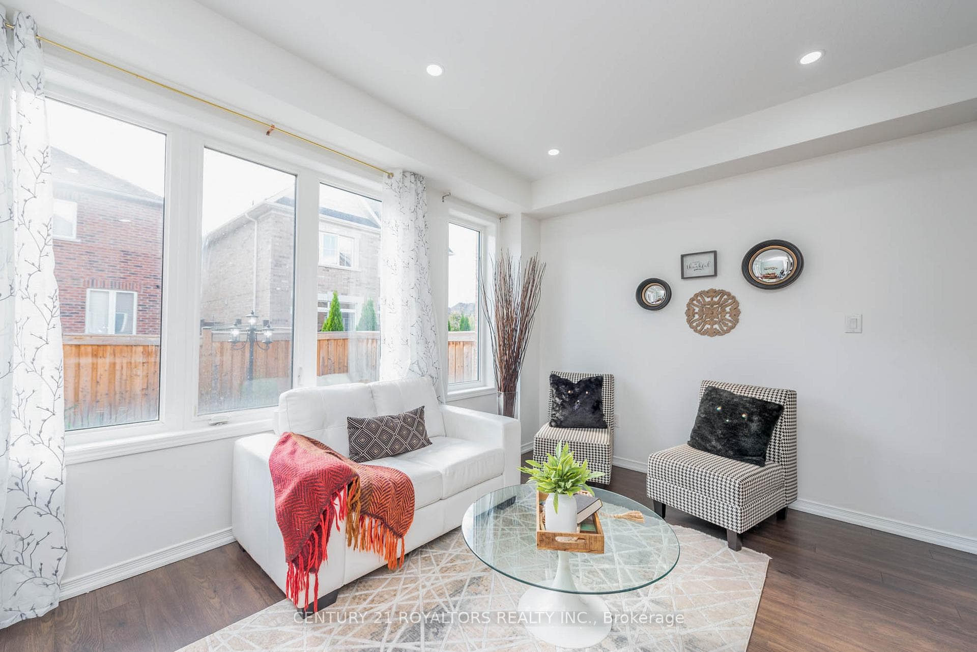 420 Queen Mary Drive photo 8