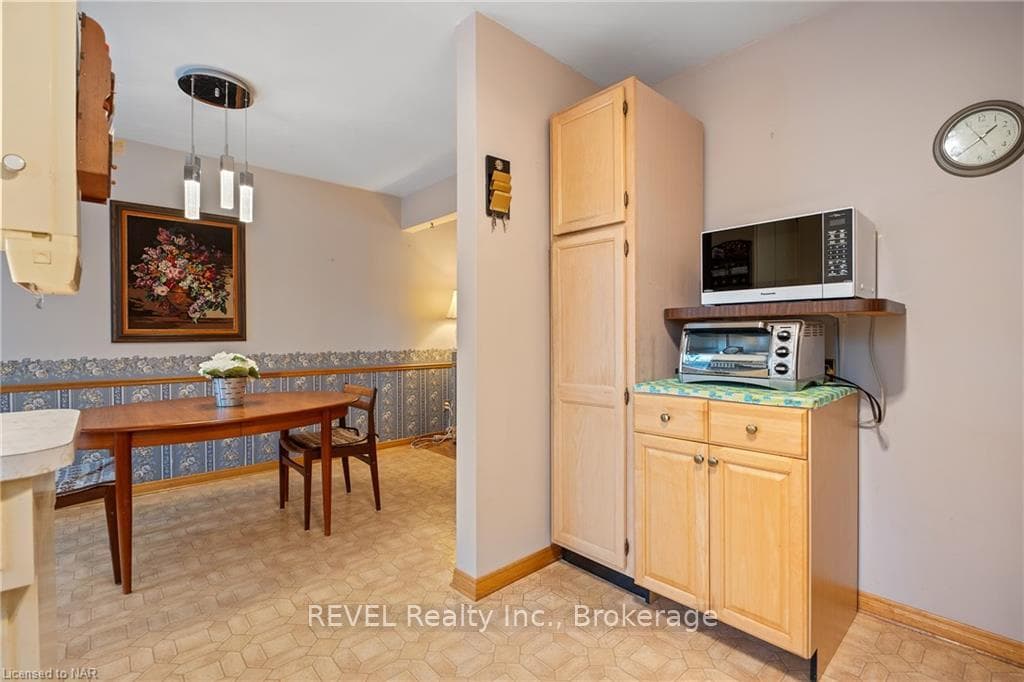 458 BUNTING Road photo 12