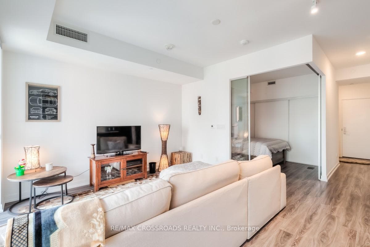 20 EDWARD Street Unit 823 photo 10