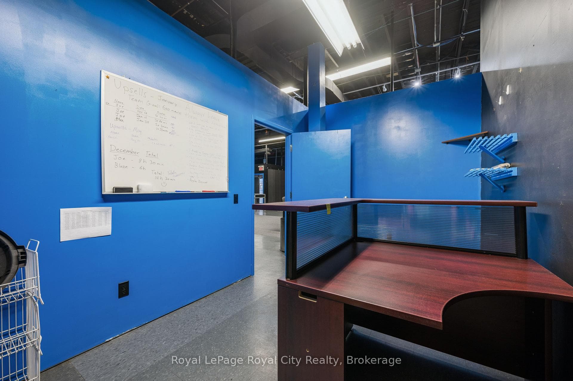 212A-212B Victoria Rd Road photo 10