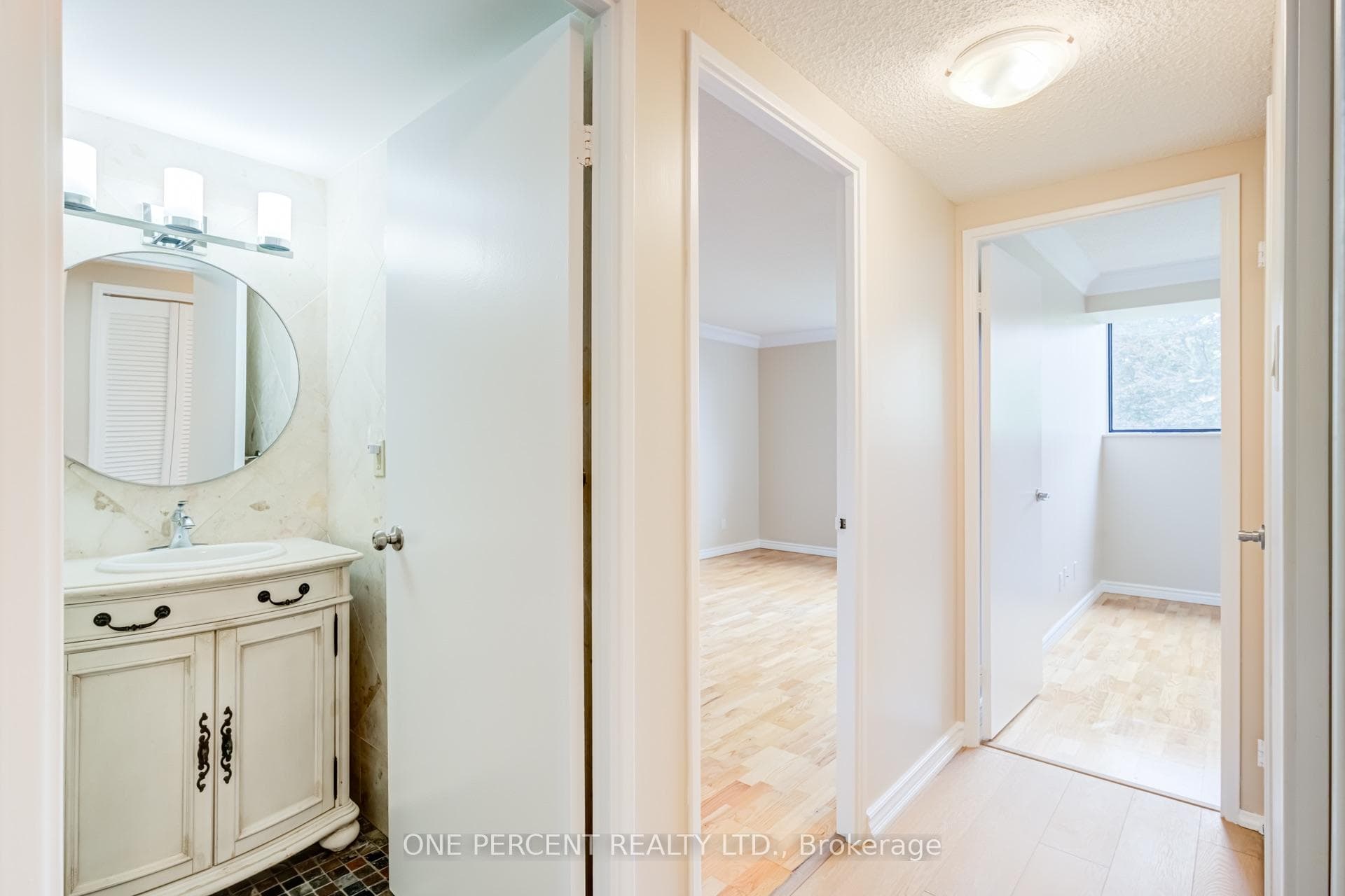 40 Baif Boulevard Unit 302 photo 22