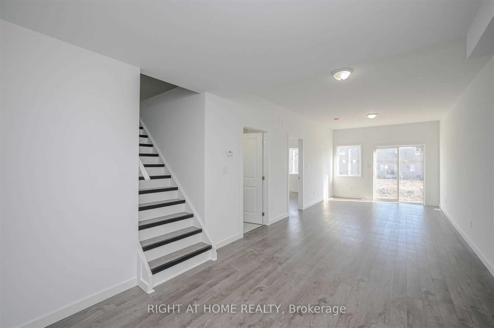 396 Alberta Street photo 20