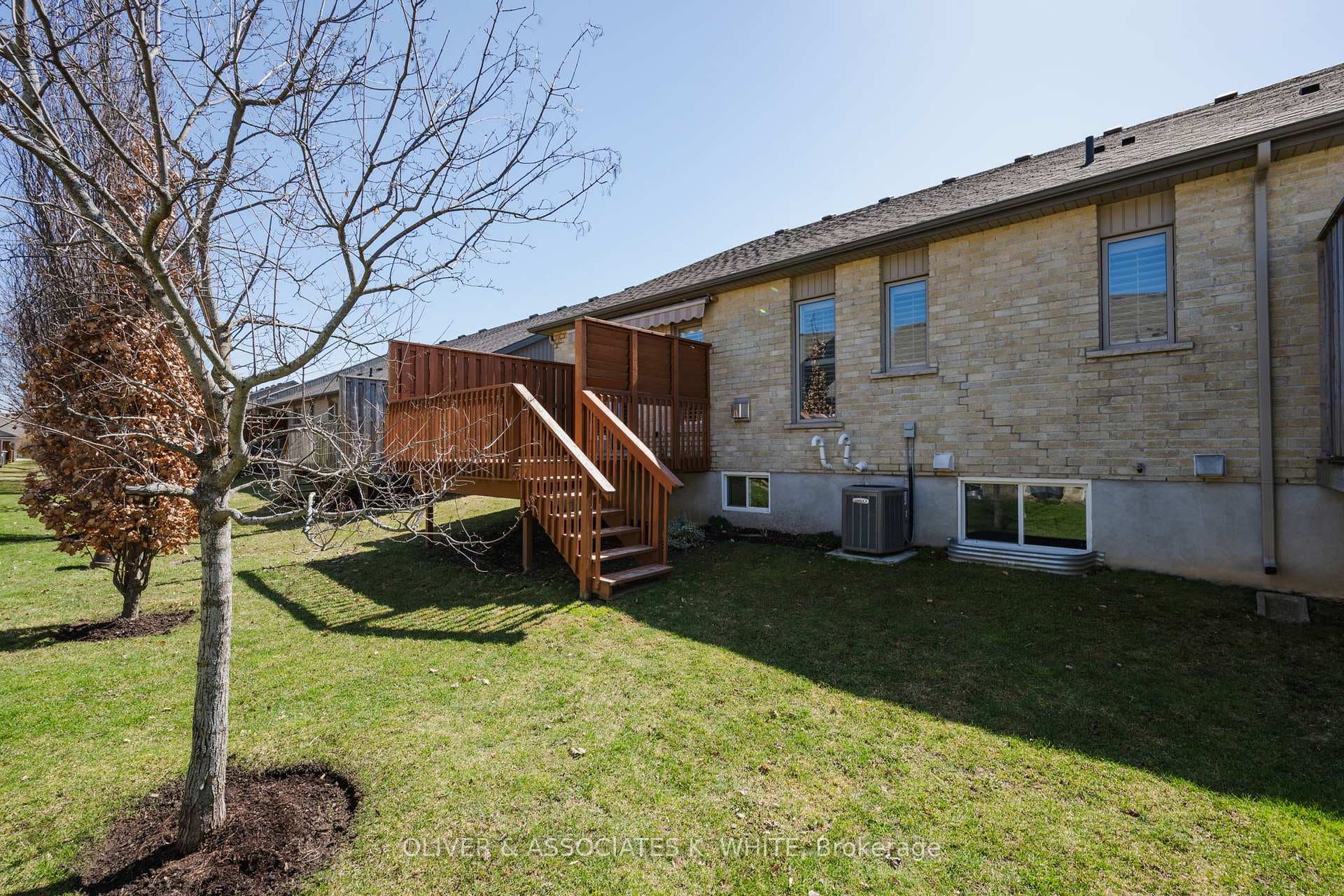 1630 Bayswater Crescent Unit 16 photo 24