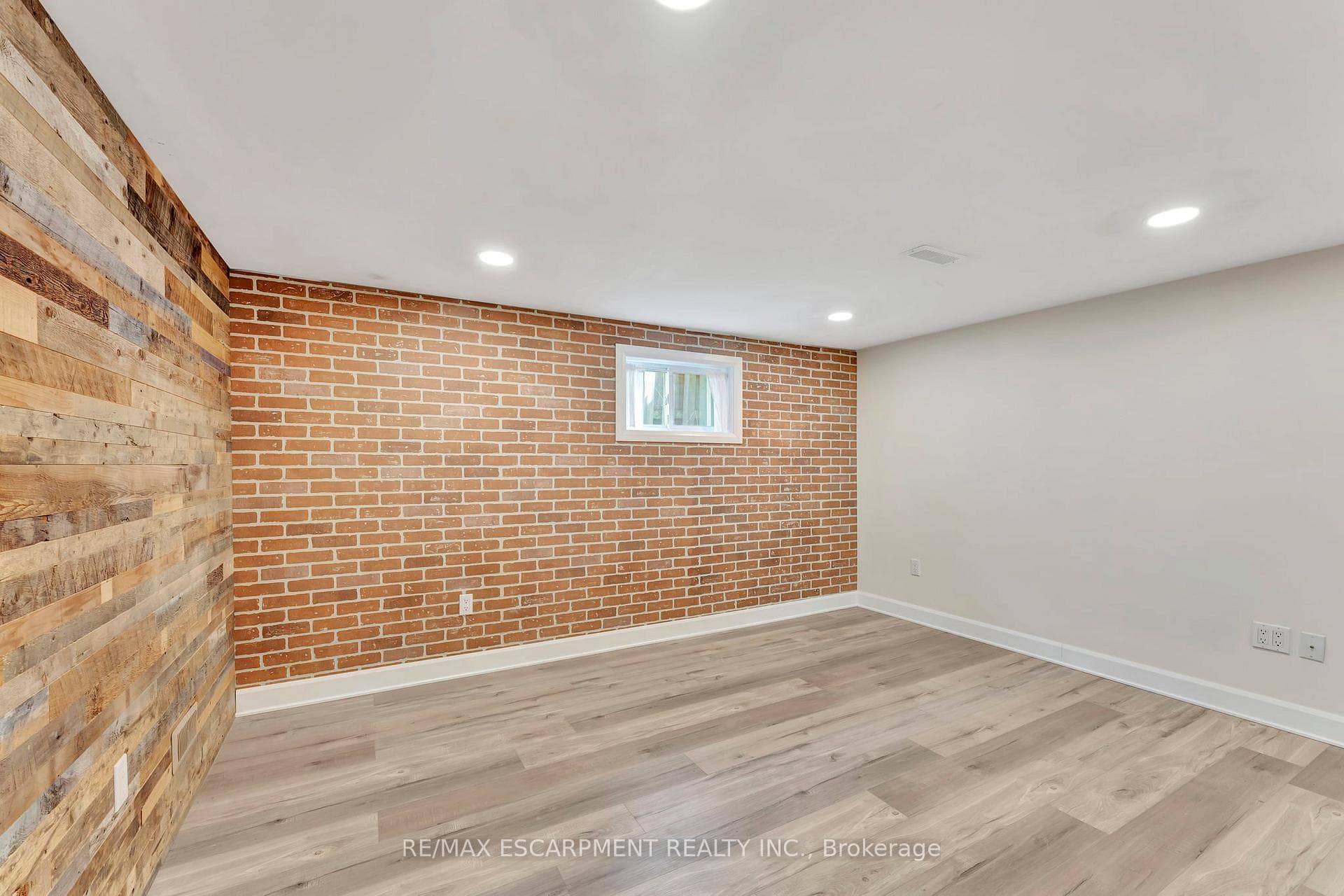 92 East 43rd Street photo 22