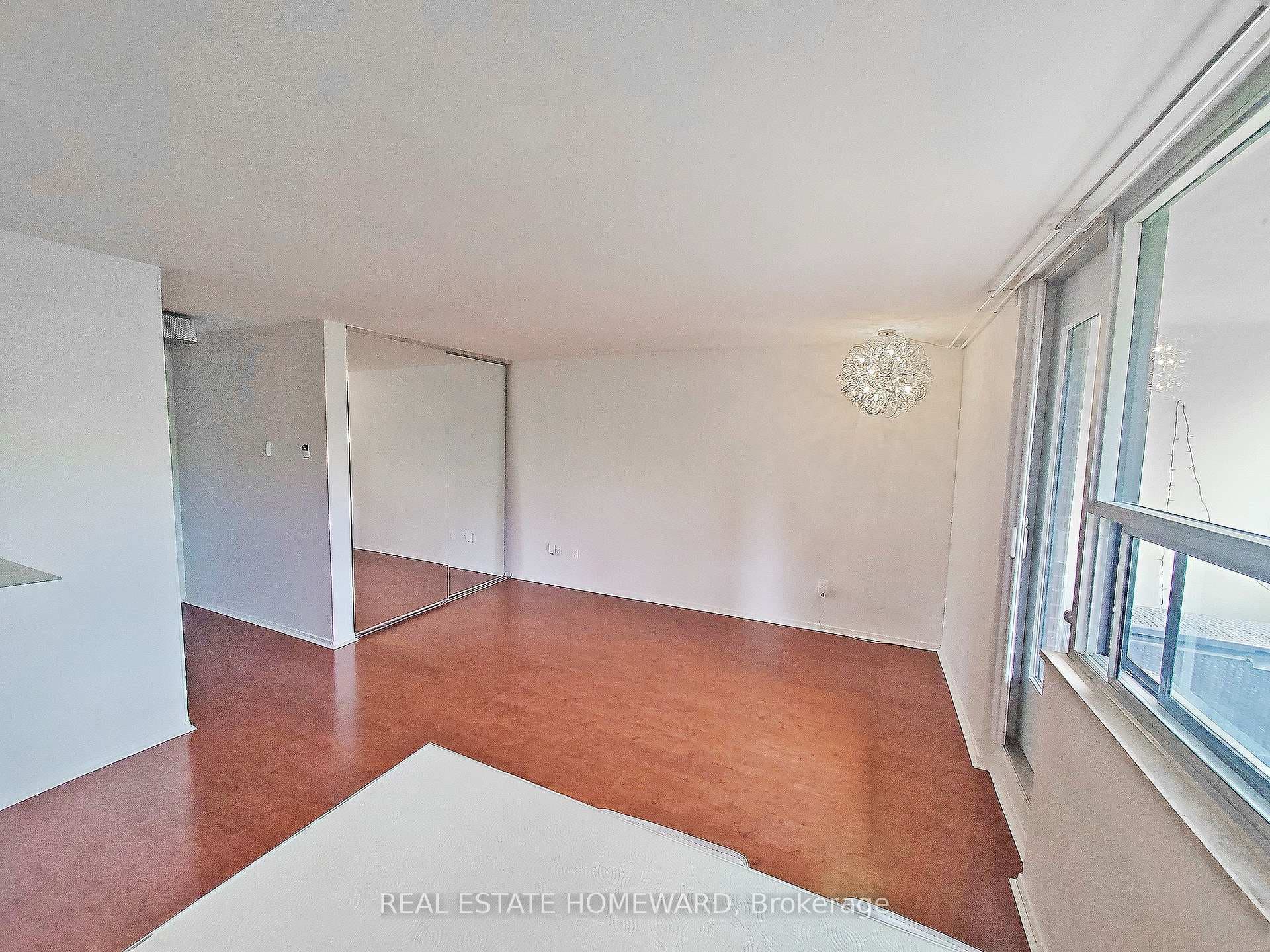 40 Homewood Avenue Unit 707 photo 7