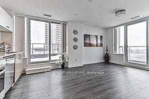 18 Uptown Drive Unit 811 photo 2