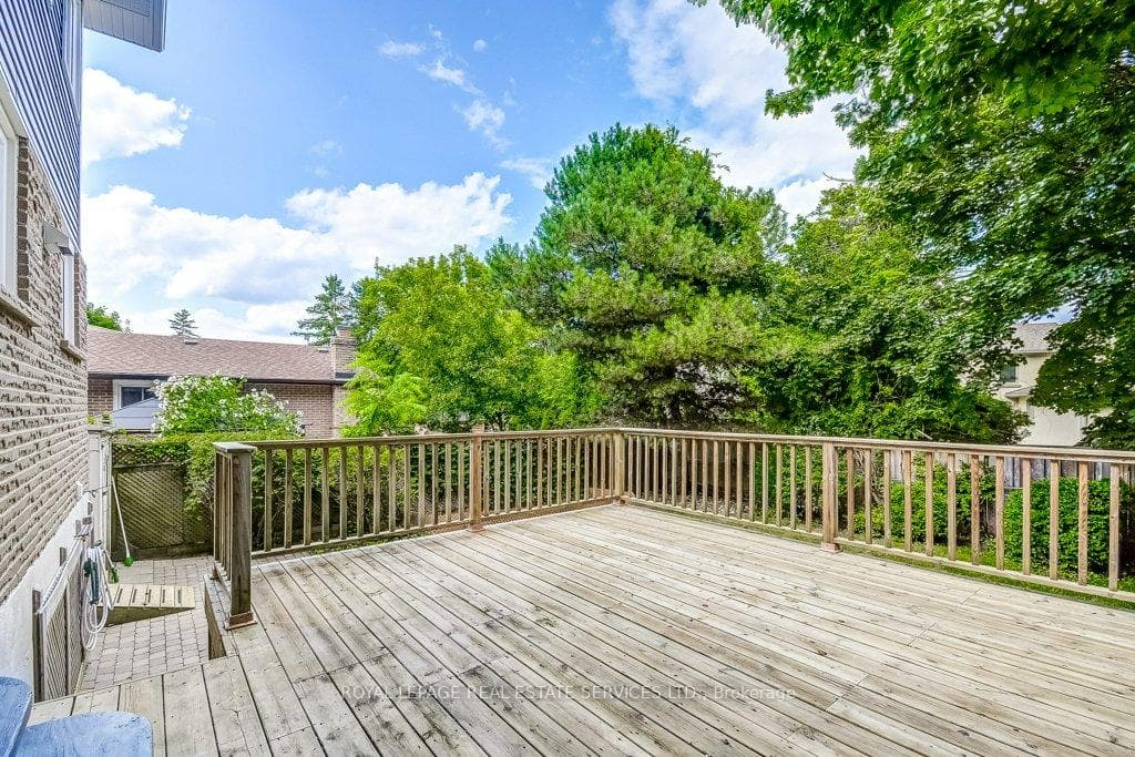 1217 Oxford Avenue photo 35