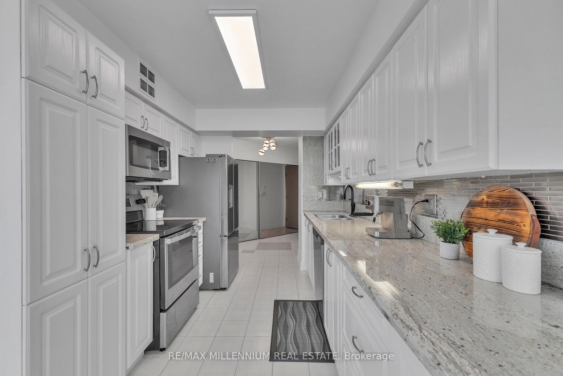 55 Elm Drive Unit 1211 photo 18