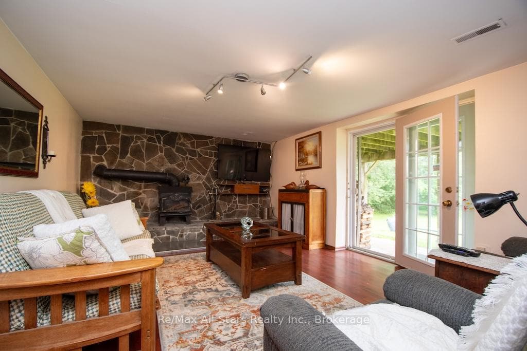421 Ogemah Road photo 30