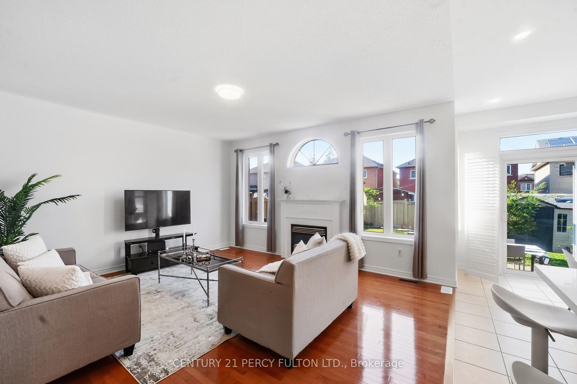 77 Appleview Rd- Family Room