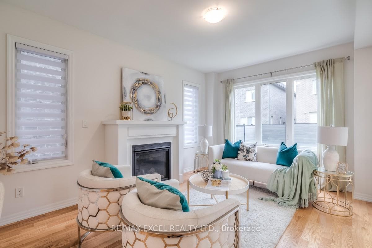 8 Collier Crescent photo 7