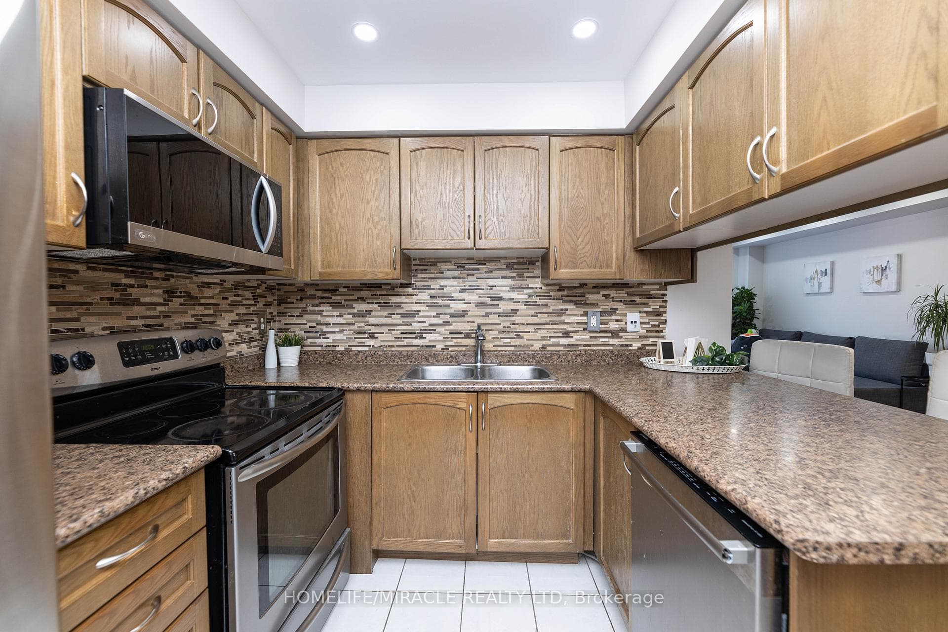 37 Blunden Road photo 9