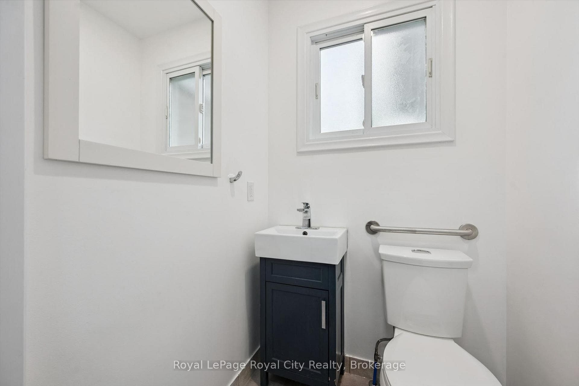 30 Westminster Avenue photo 22