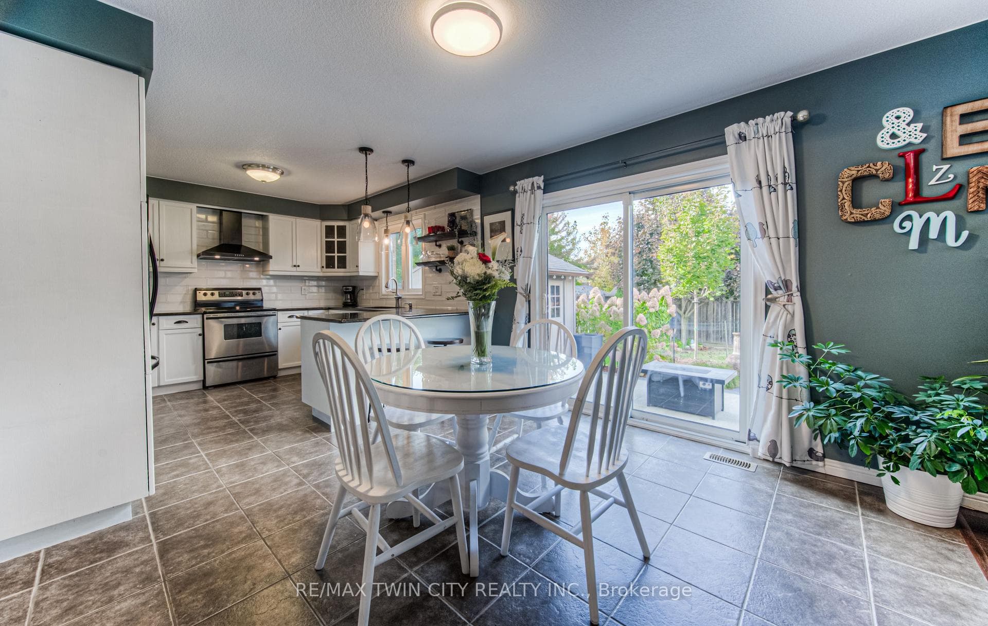 375 TOWNSEND Drive photo 14