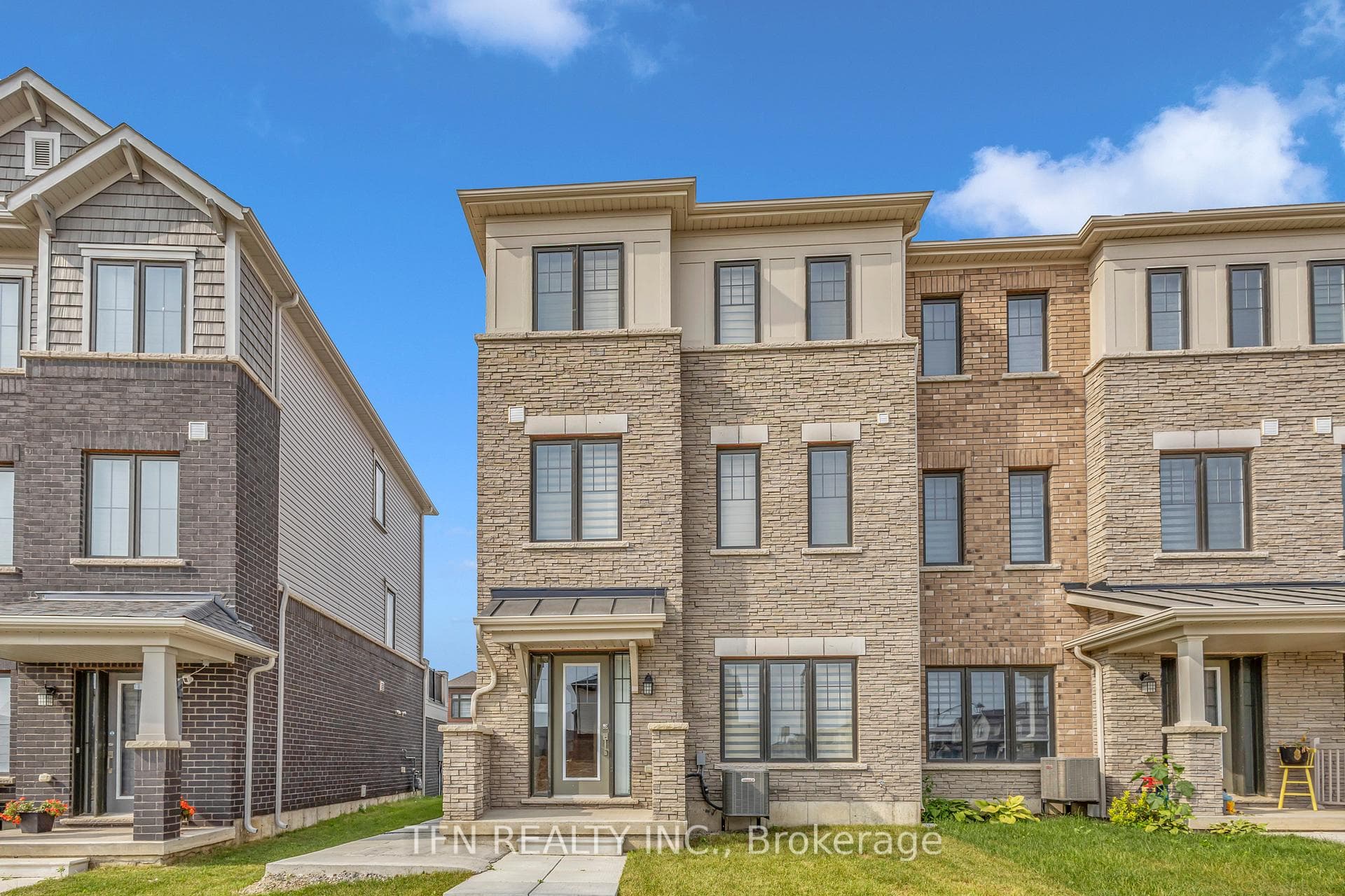 18 Bee Crescent photo 3