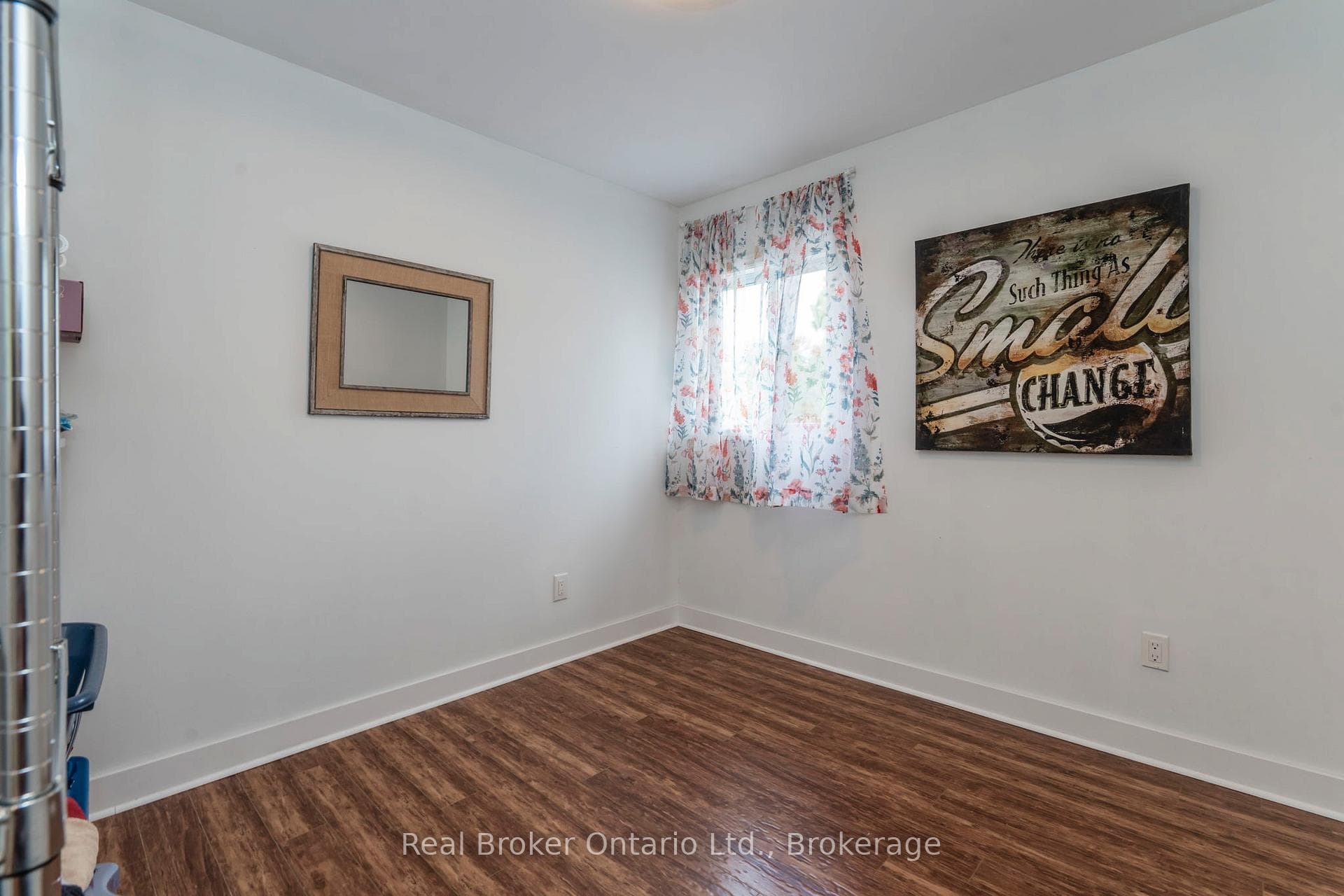 83 King Road photo 22