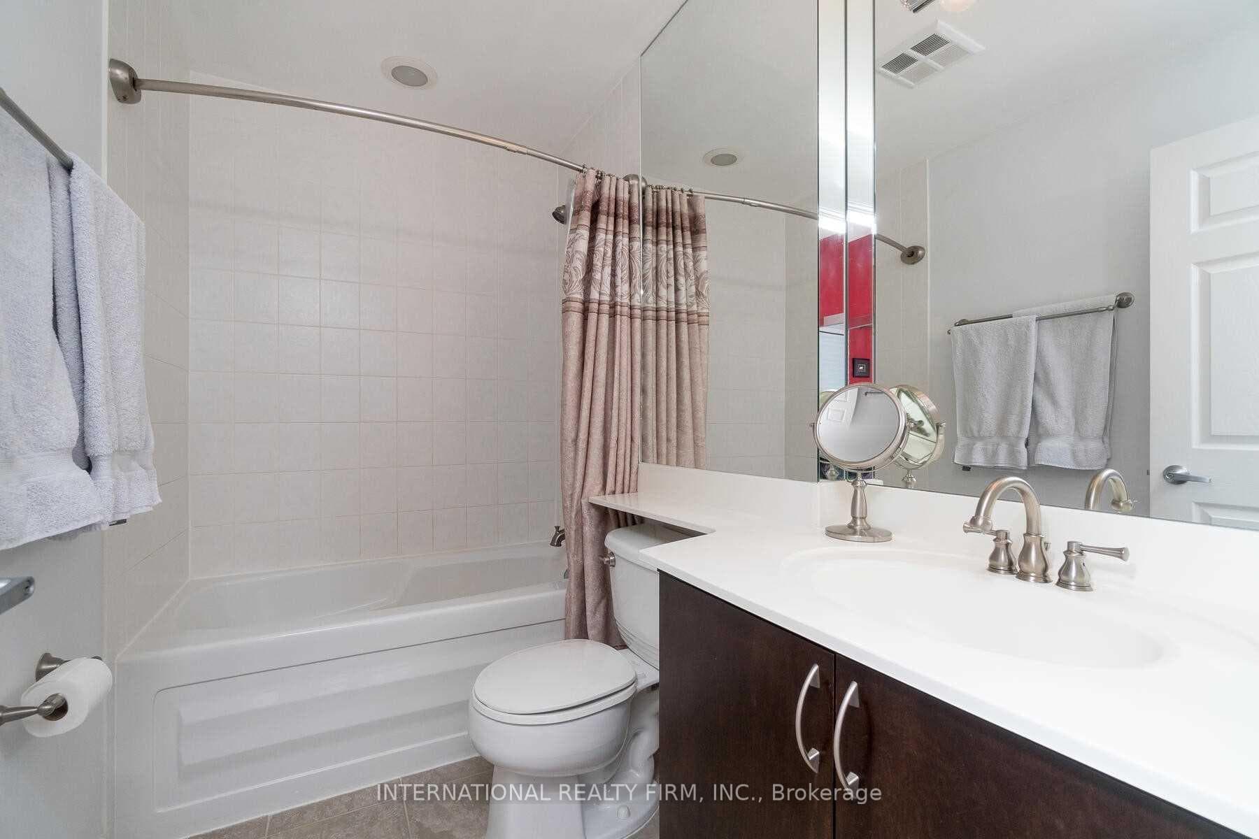 388 Prince Of Wales Drive Unit 2004 photo 12