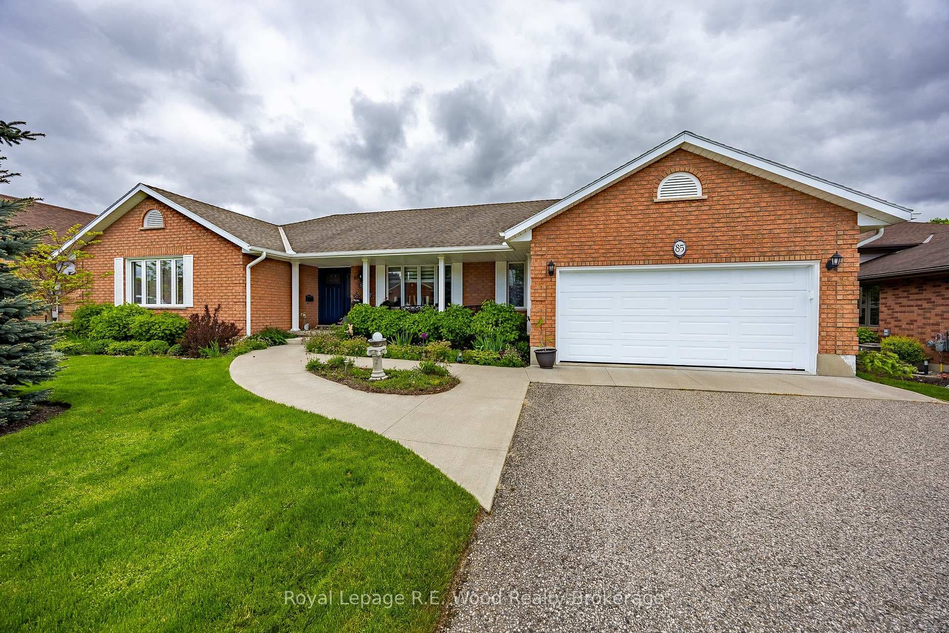 85 Parkwood Drive photo 2
