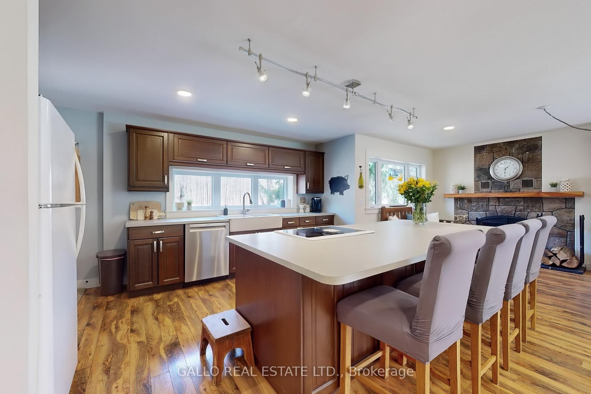 15380 MCCOWAN Road photo 6