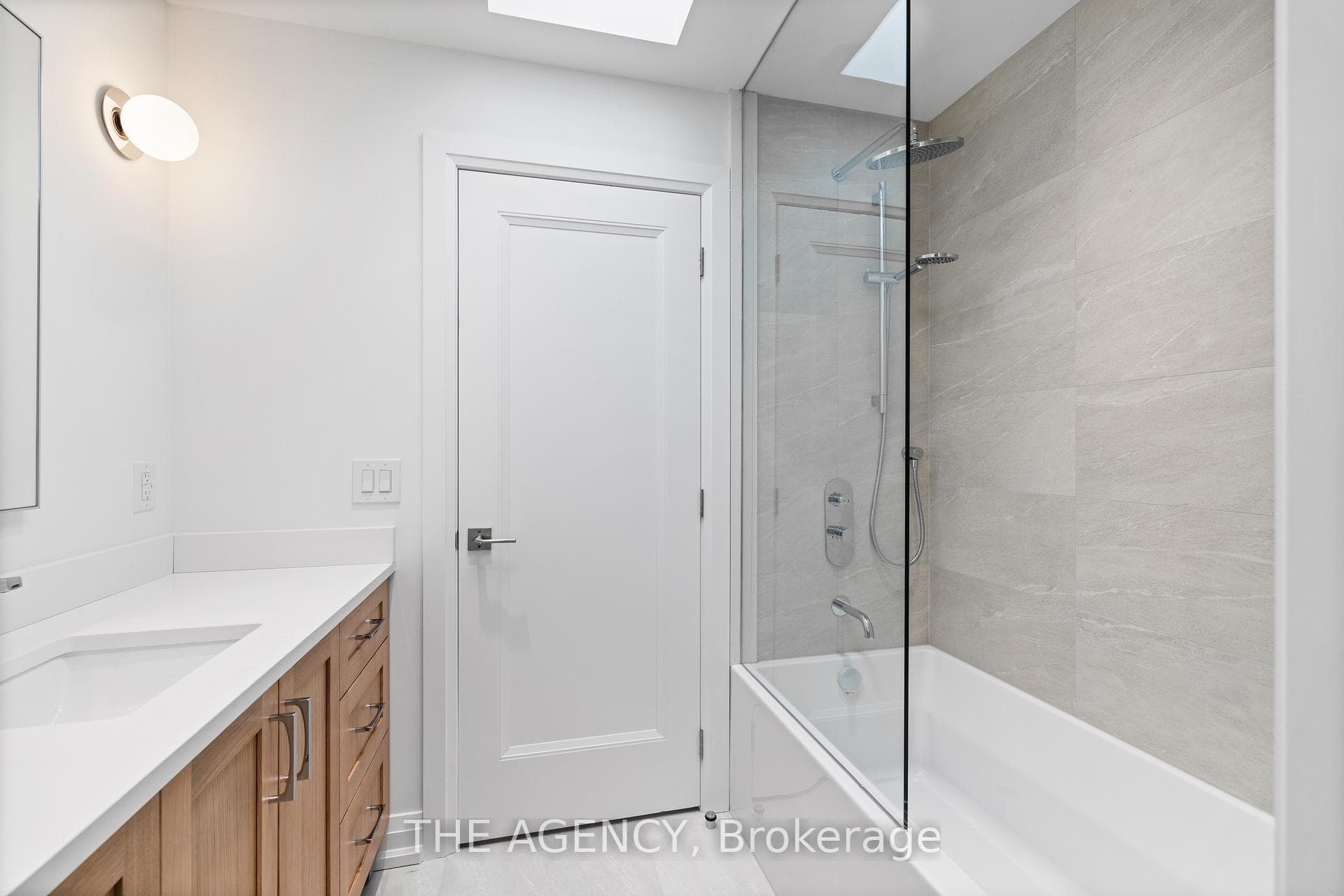 139 Robert Street Unit 2 photo 24