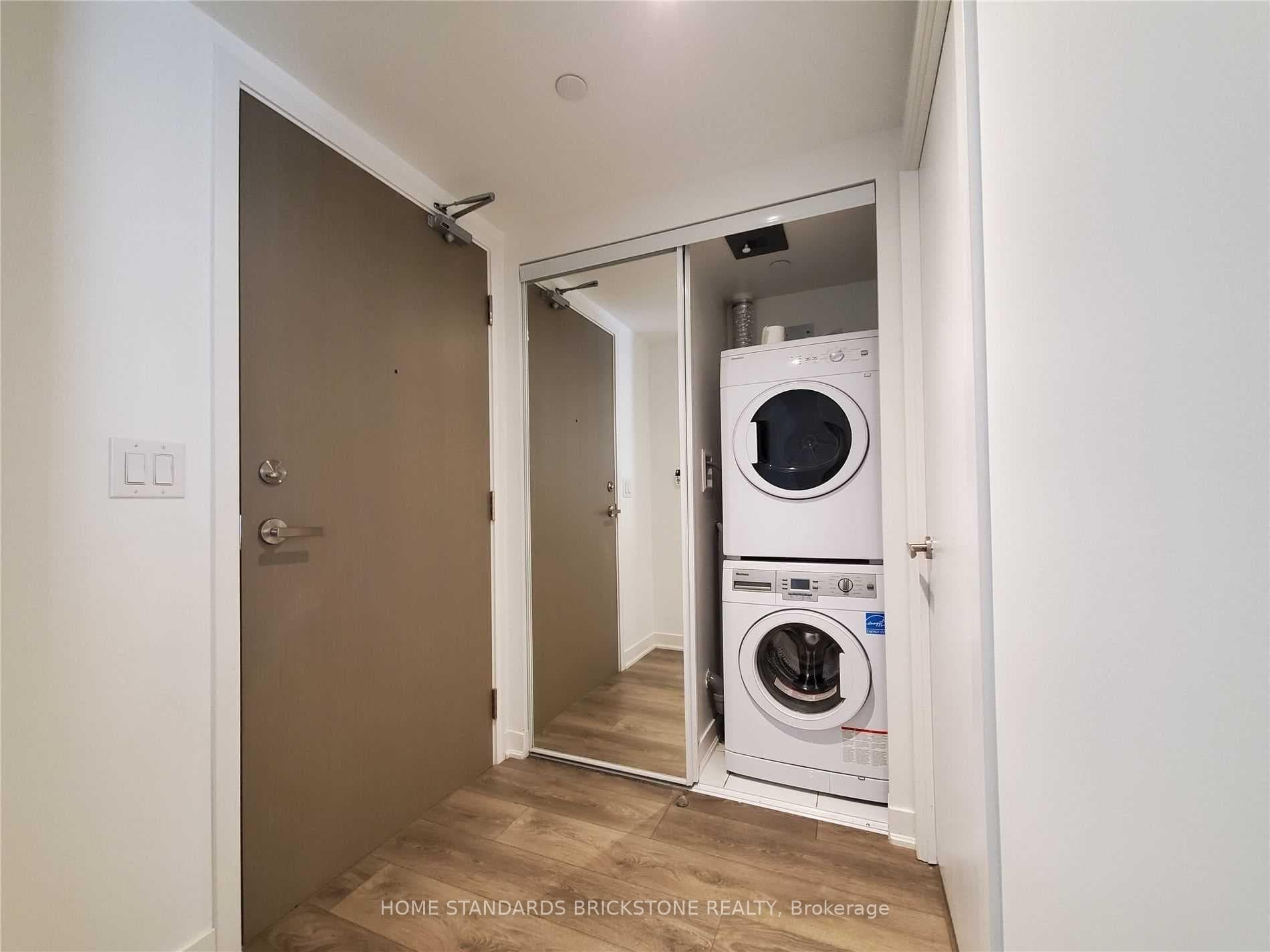 88 Harbour Street Unit 1505 photo 3