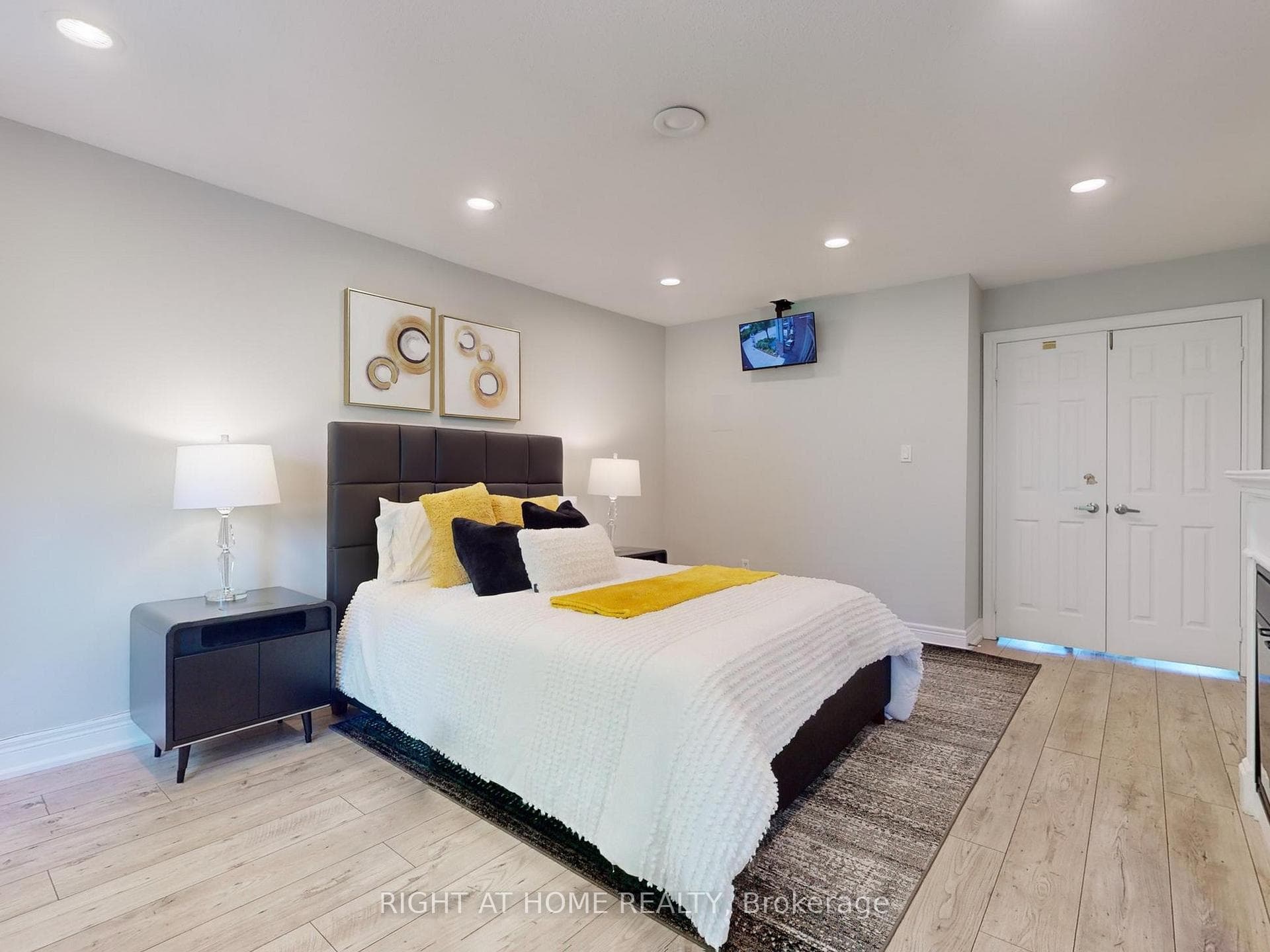 320 Ravineview Drive Unit 4 photo 16