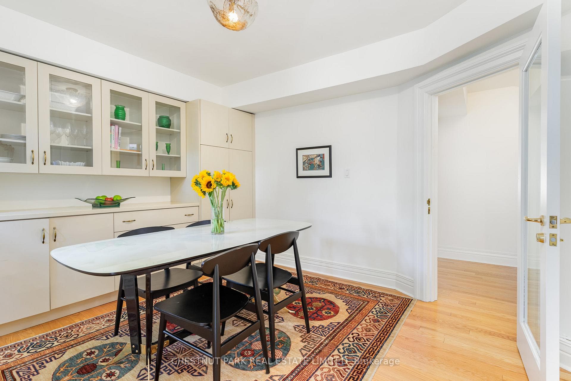 36 Tranby Avenue photo 5