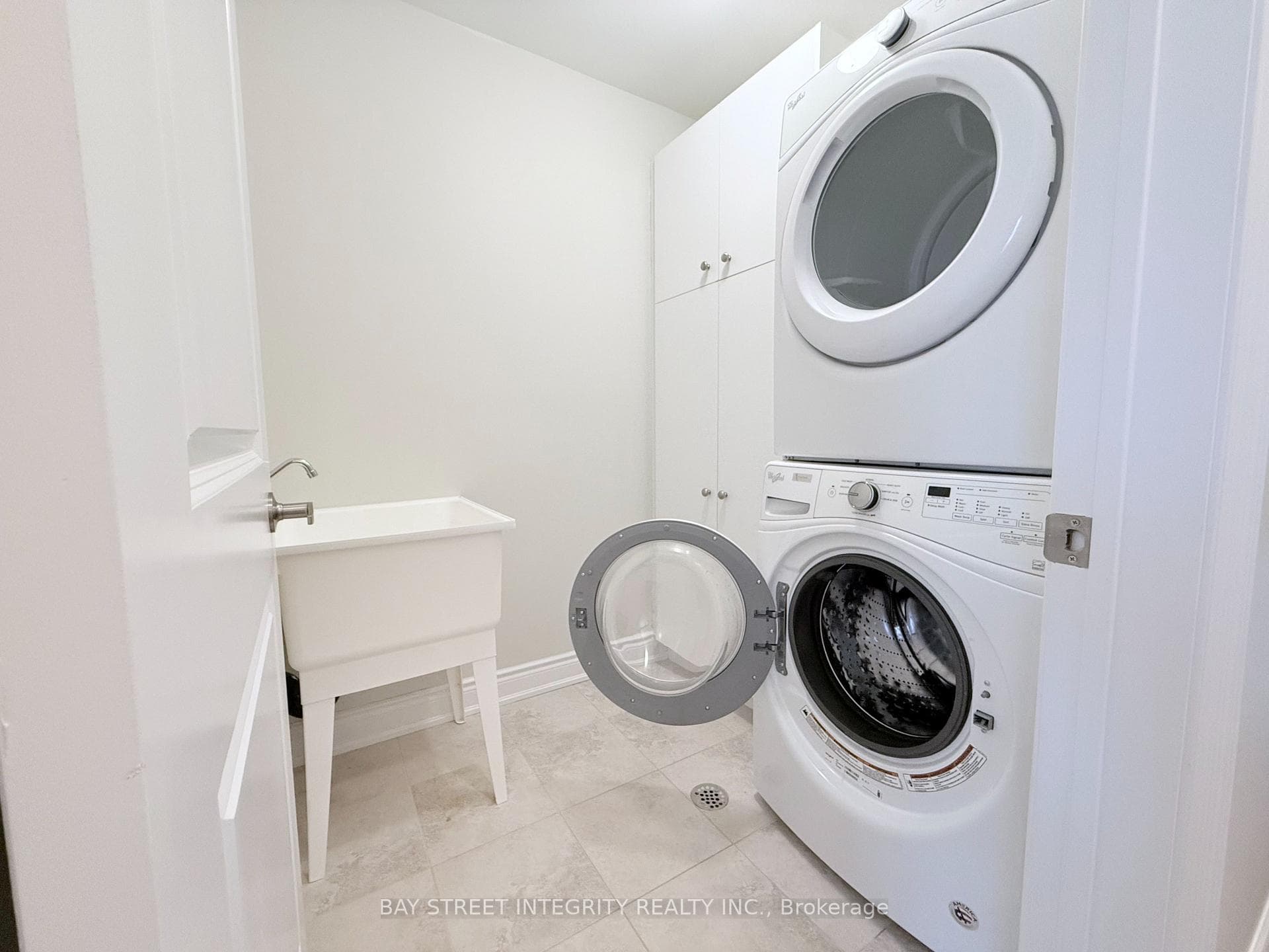 2160 Trafalgar Road Unit 3 photo 17