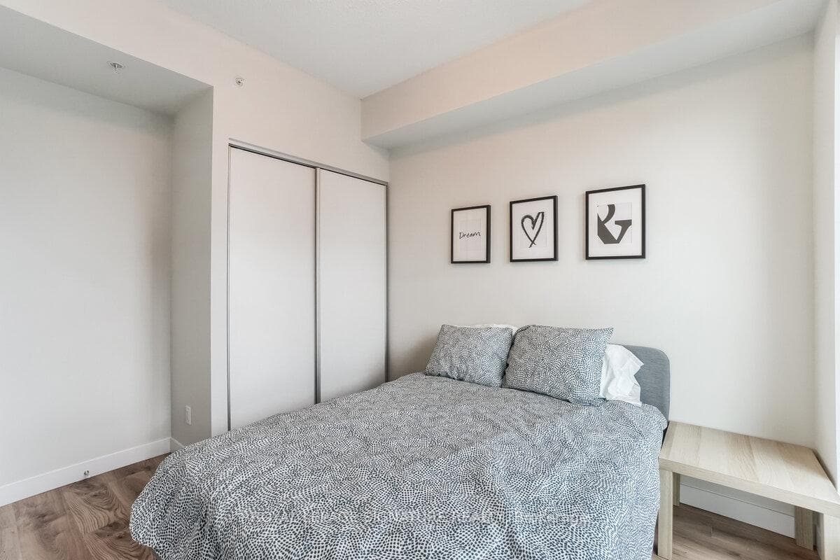 60 Frederick Street Unit 811 photo 21