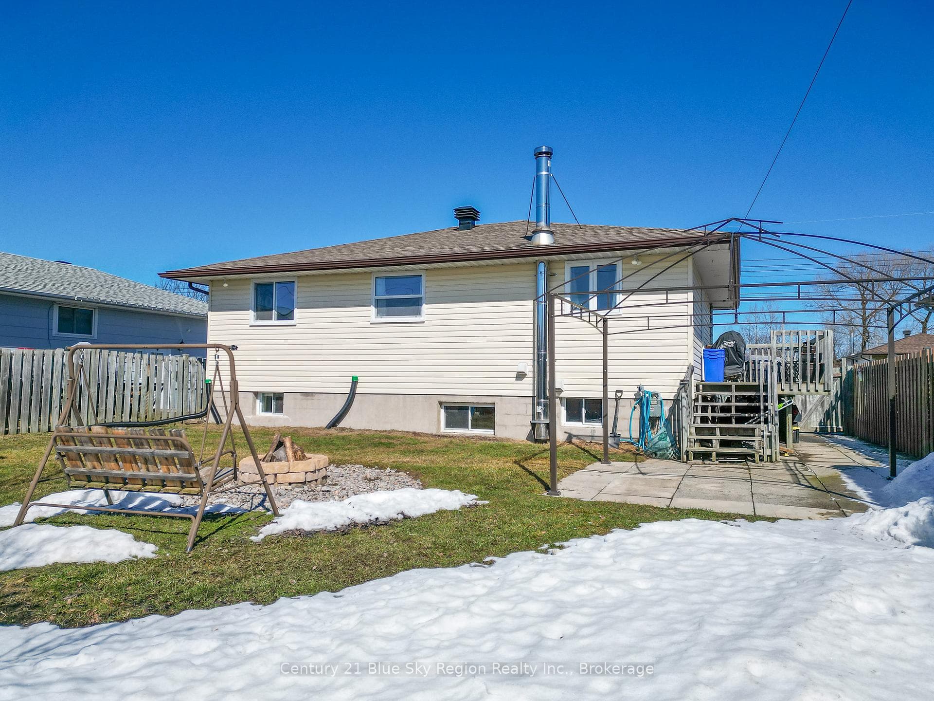 19 Van Horne Crescent photo 41