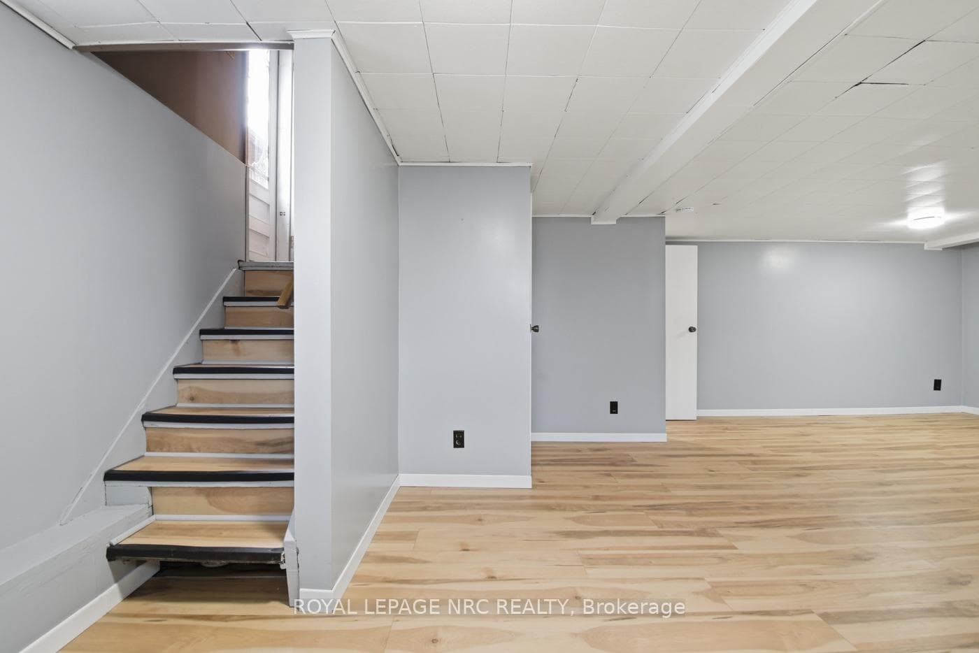 383 Bell Street photo 22