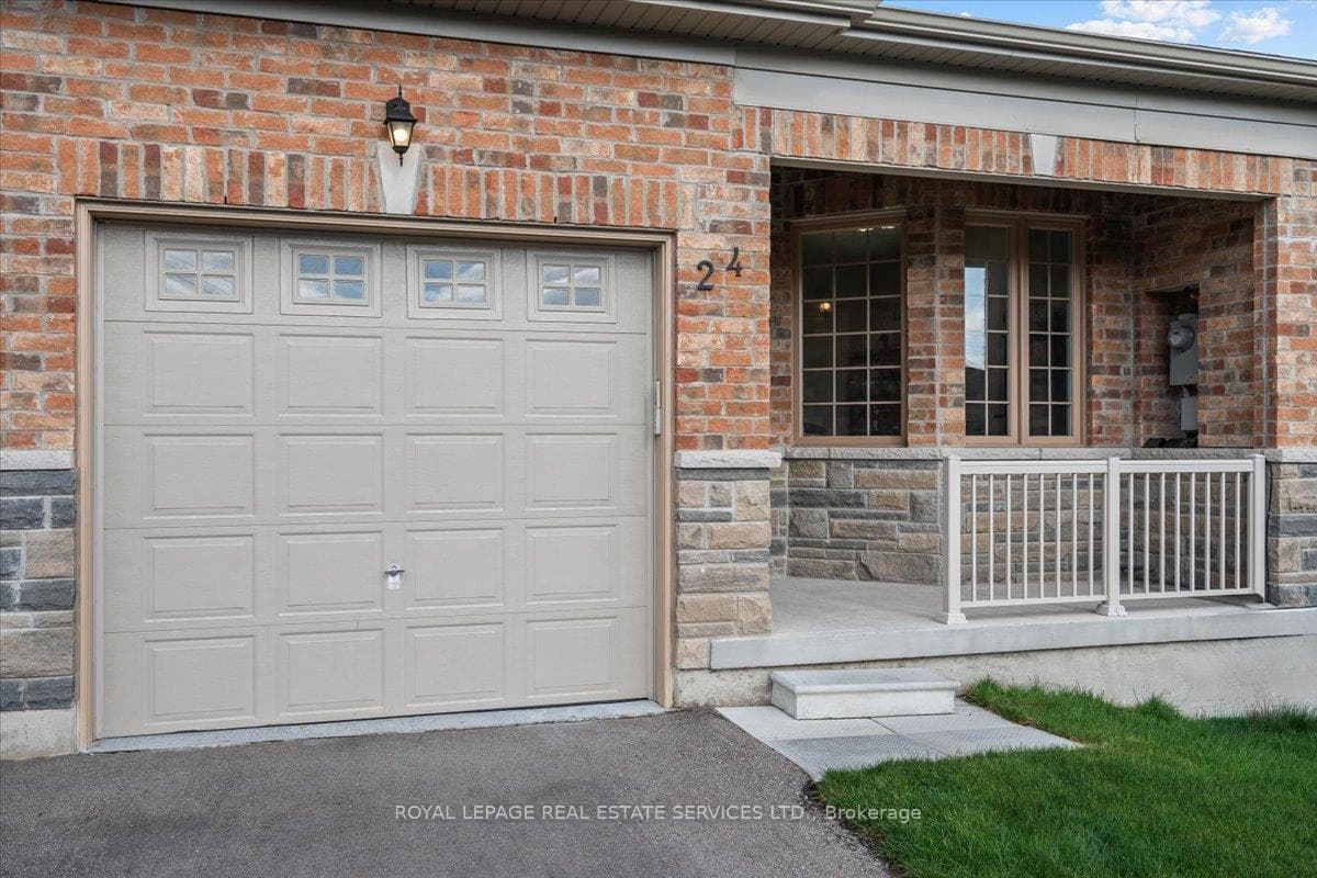 24 Gilroy Court photo 3
