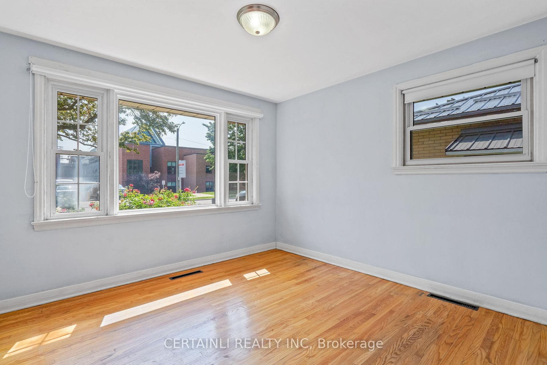 15 Hepburn Avenue photo 14