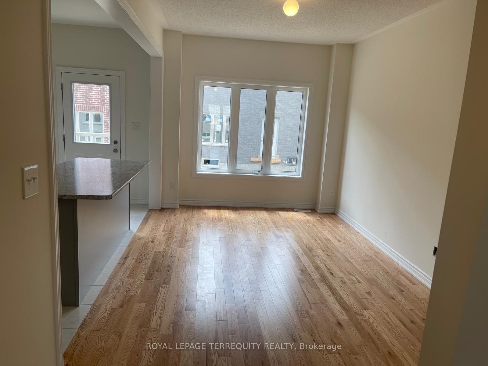 1123 Marathon Avenue photo 2