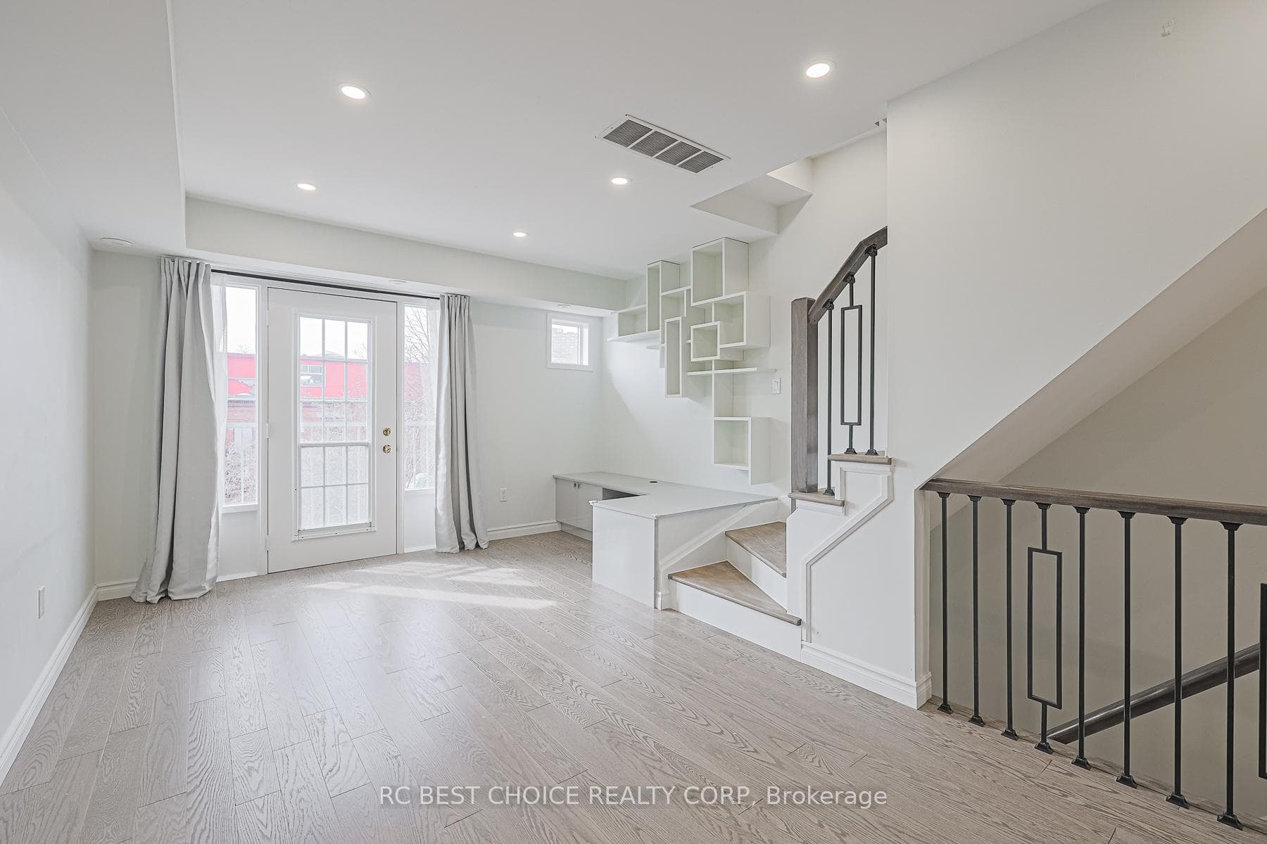 10 Merchant Lane Unit 233 photo 7