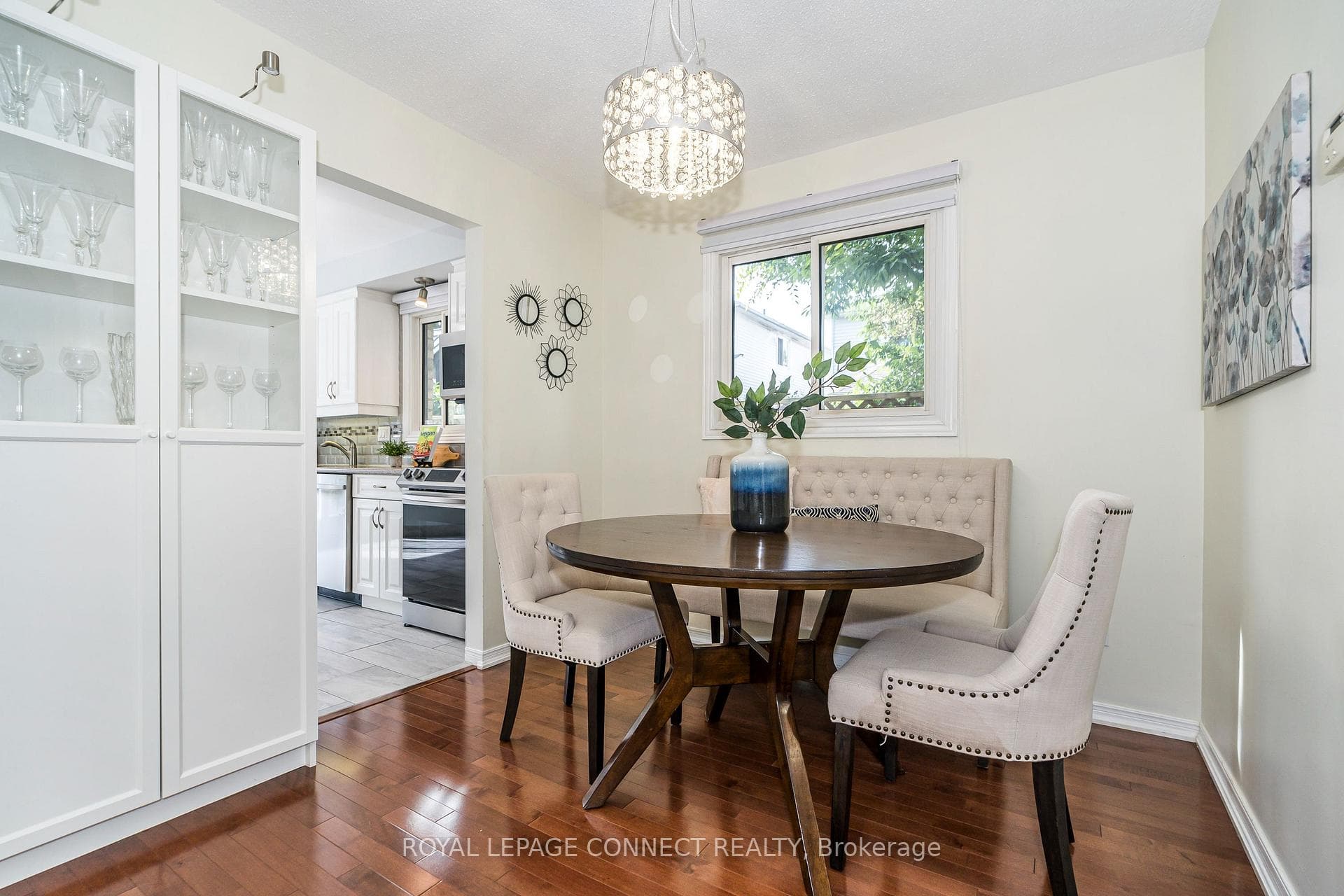 139 Adele Crescent photo 6