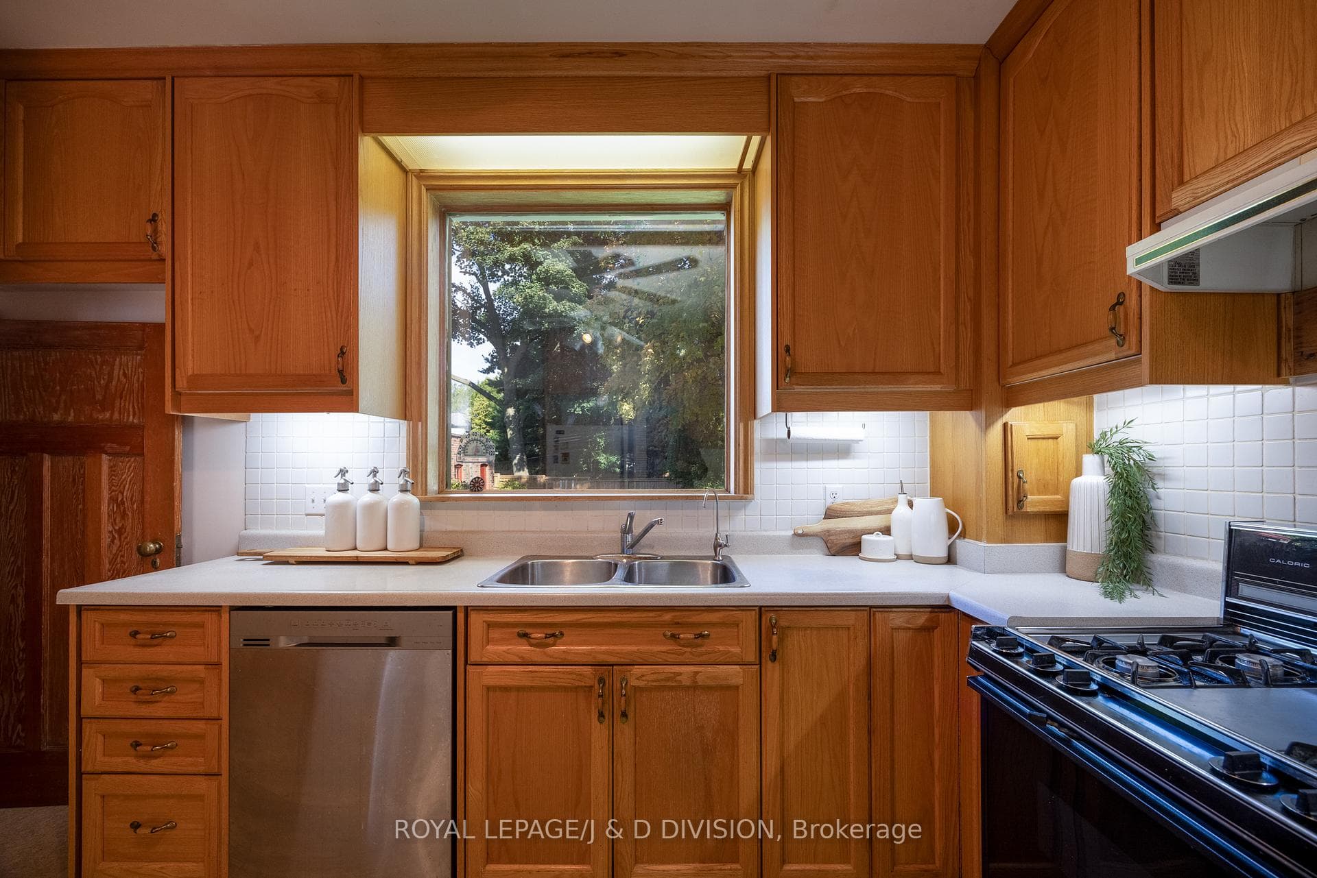 92 Golfdale Road photo 13