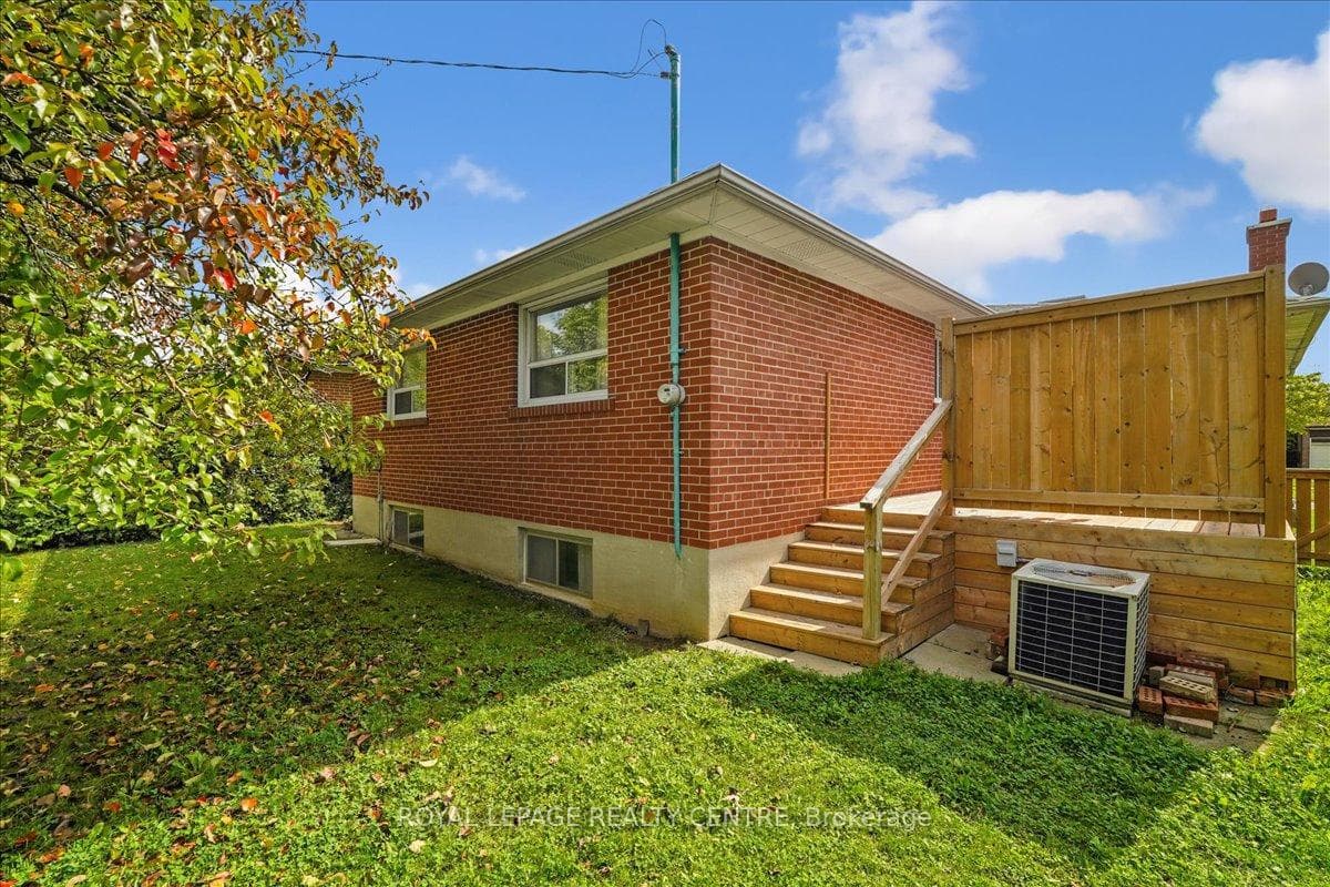 151 Redgrave Drive photo 36