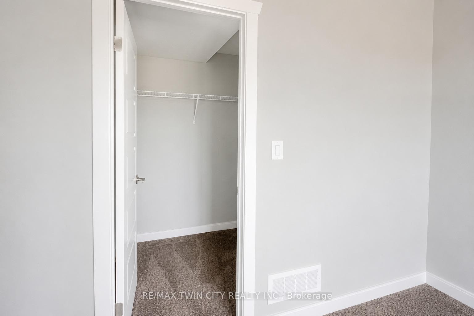 1331 Countrystone Drive Unit B3 photo 4