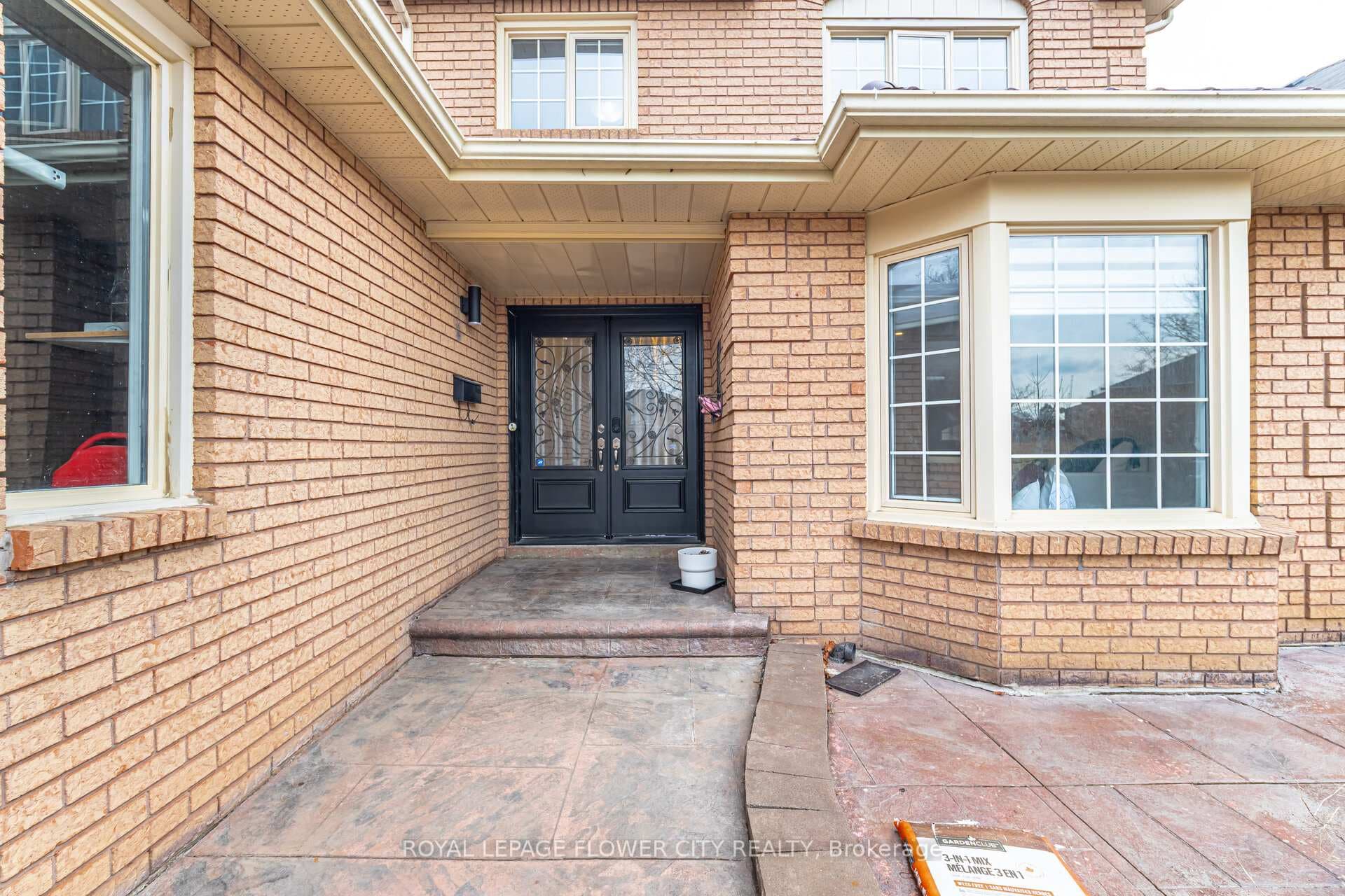 47 Burgby Avenue photo 4