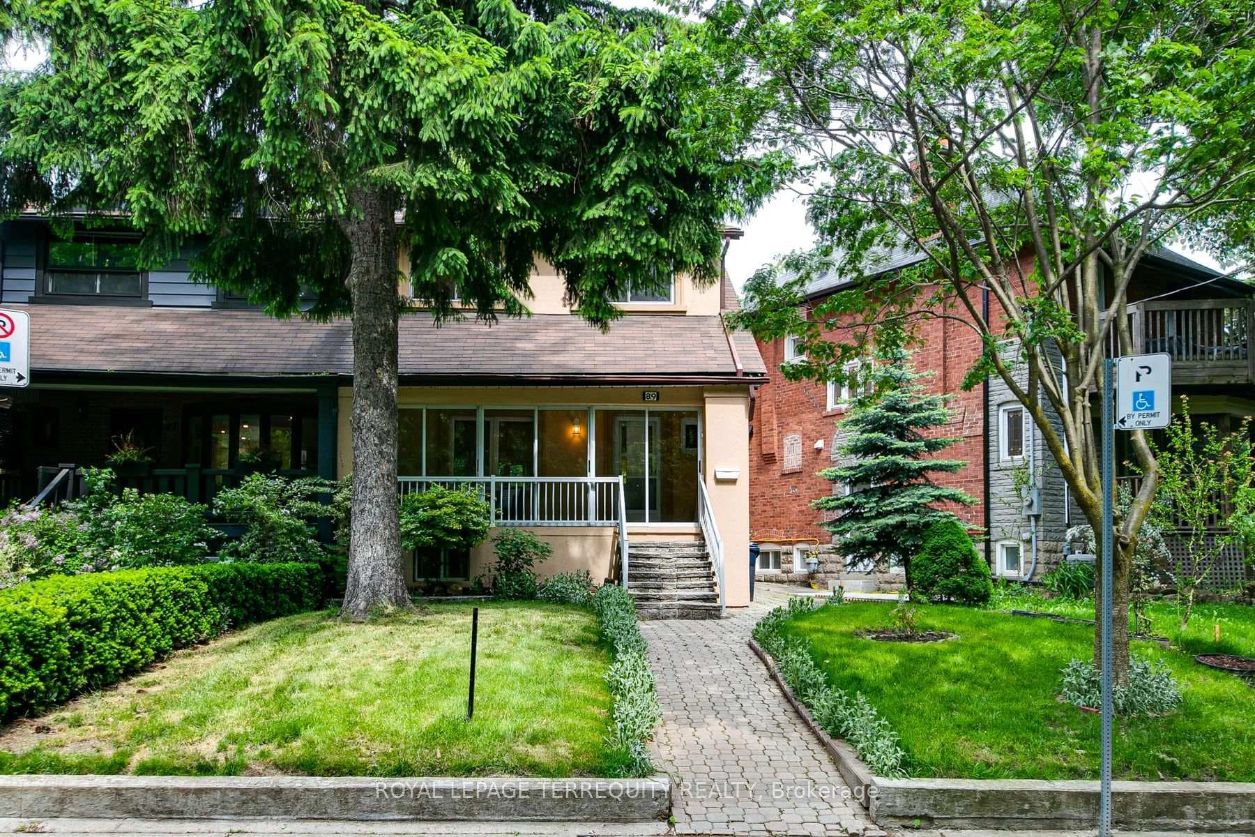 89 Springmount Avenue photo 1